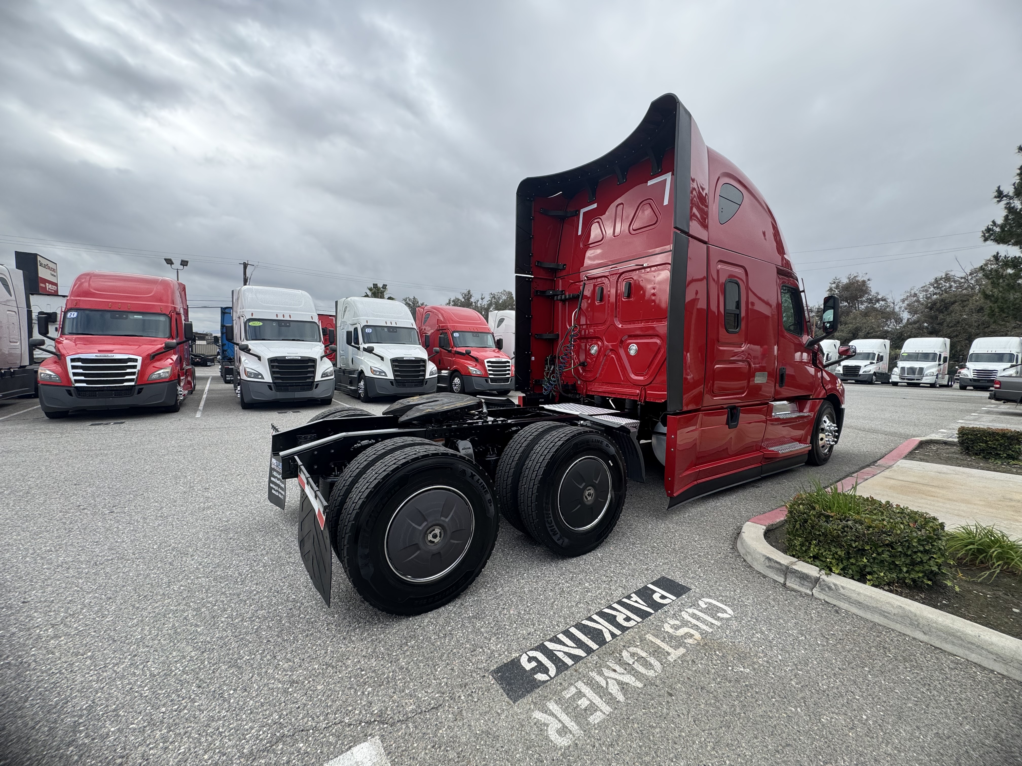 2022 FREIGHTLINER CASCADIA 126SLP - image 6