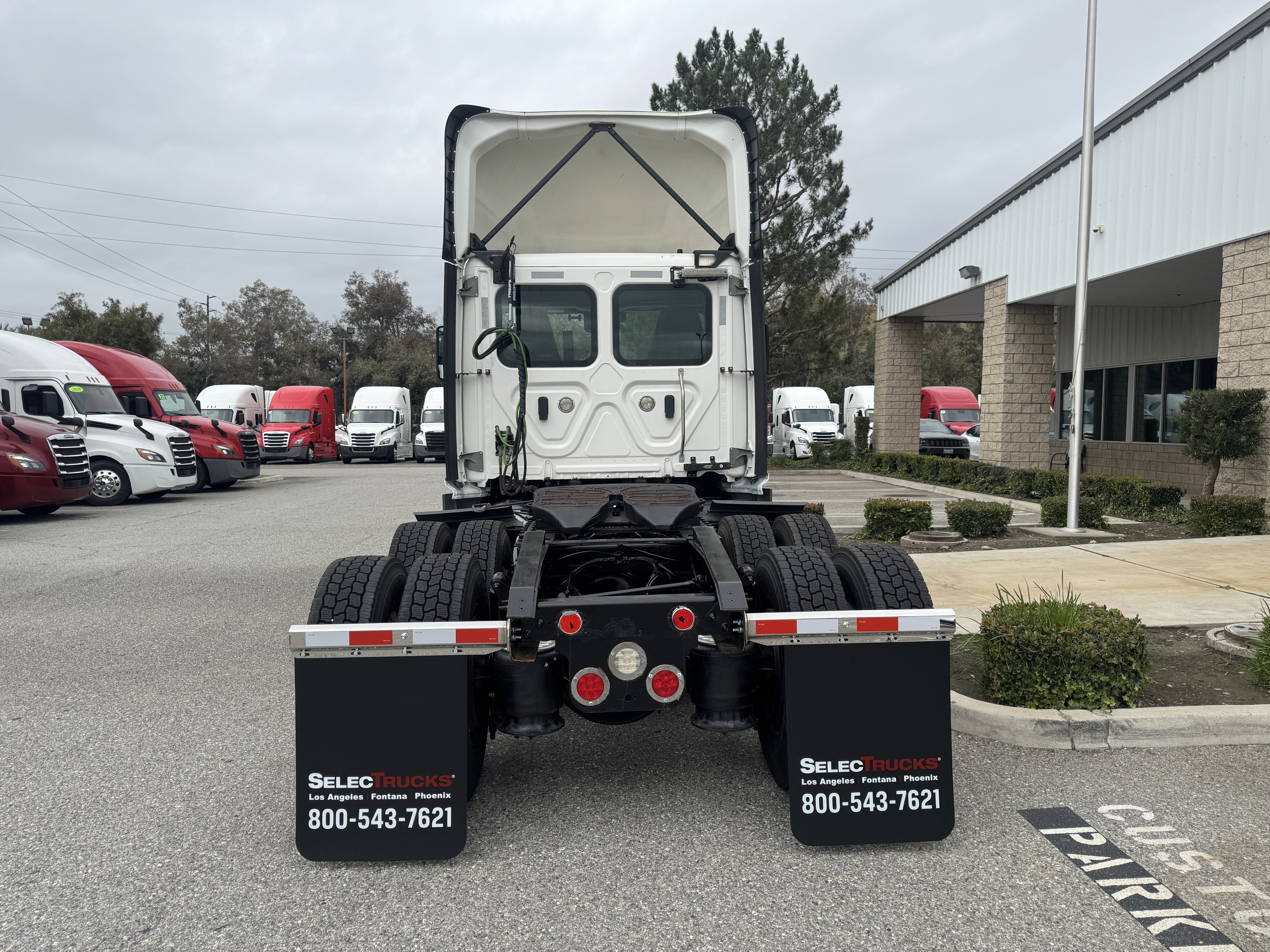 2021 FREIGHTLINER CASCADIA 126DC - image 5