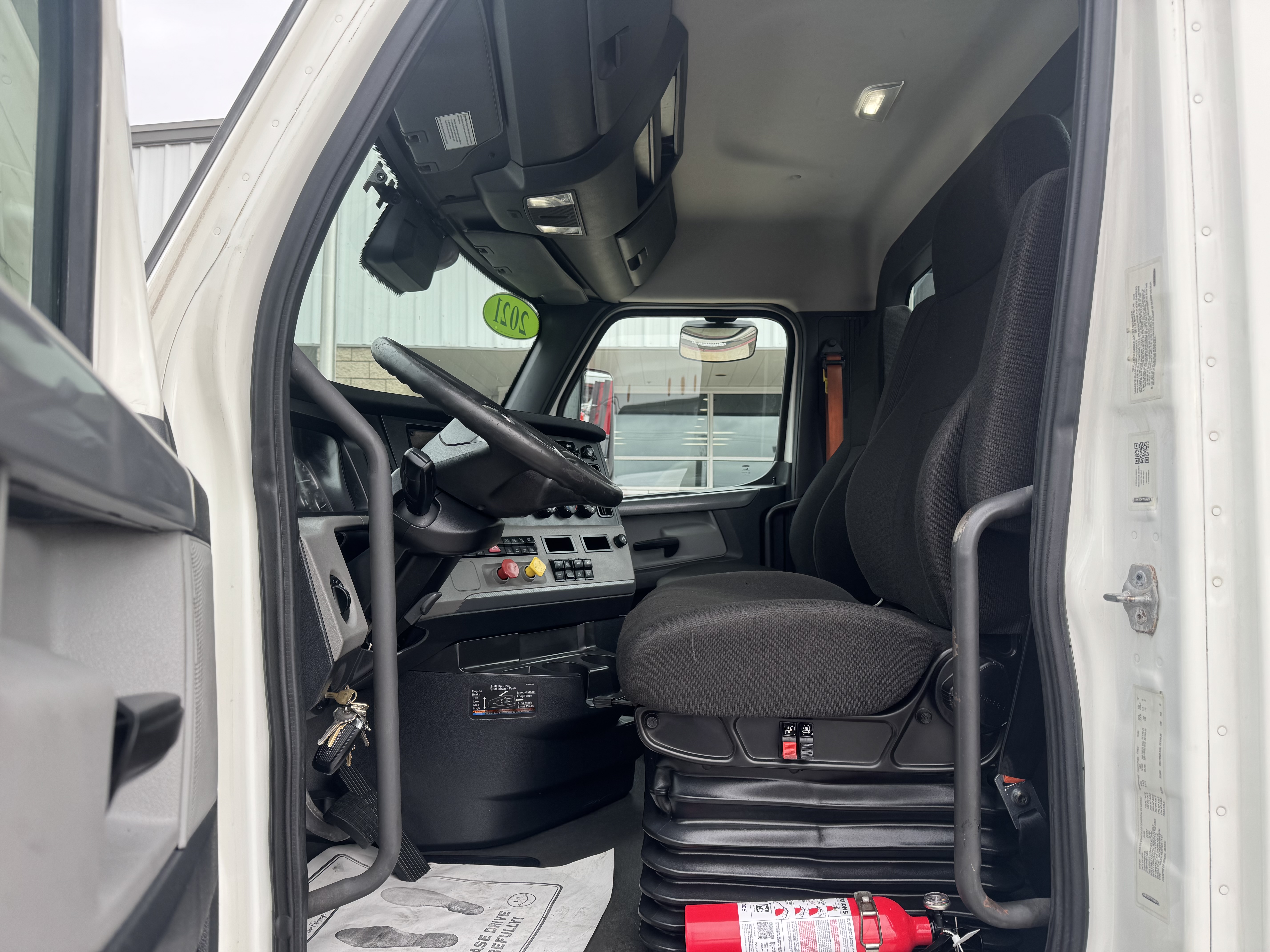 2021 FREIGHTLINER CASCADIA 126DC - image 16