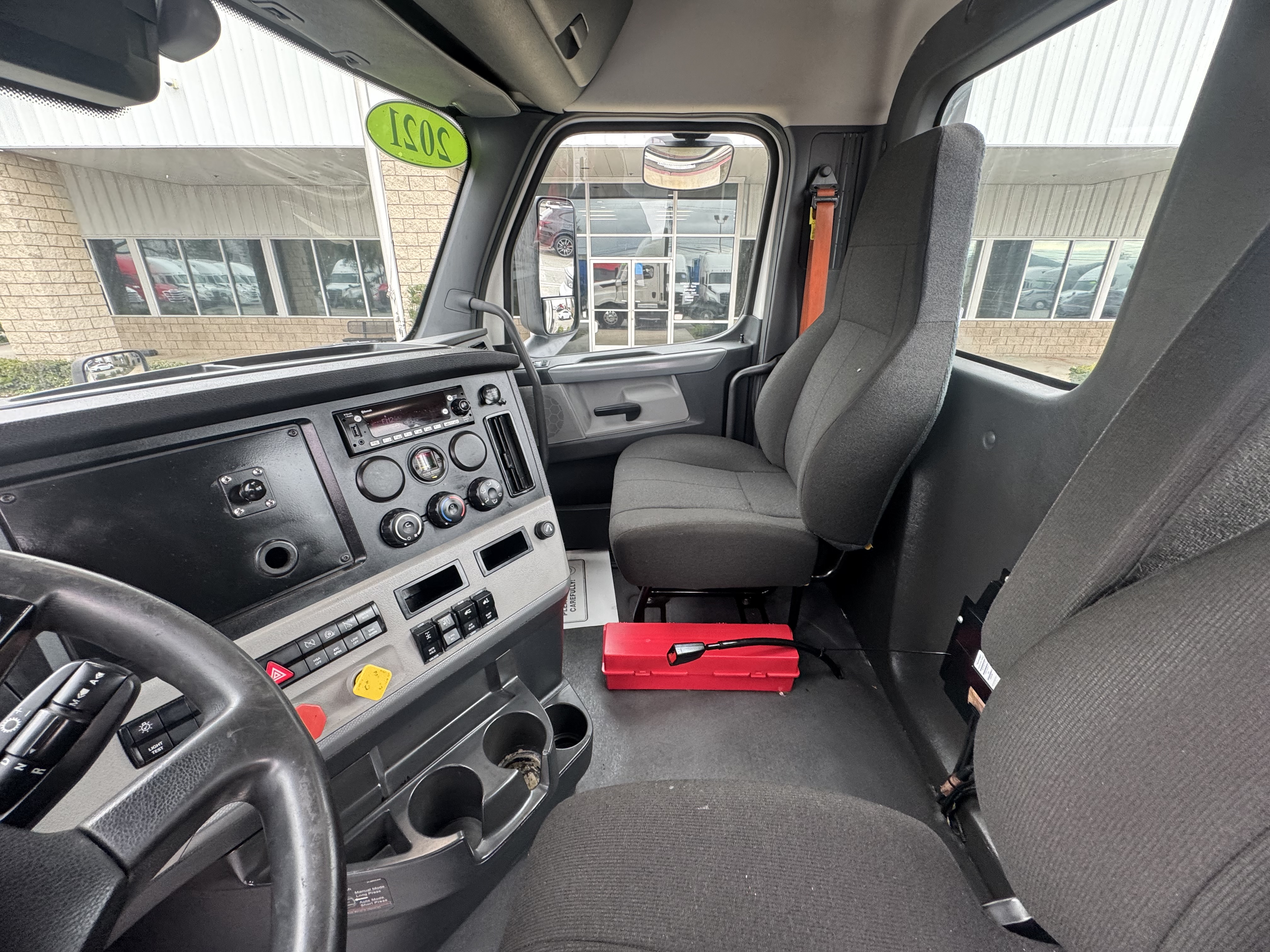 2021 FREIGHTLINER CASCADIA 126DC - image 18