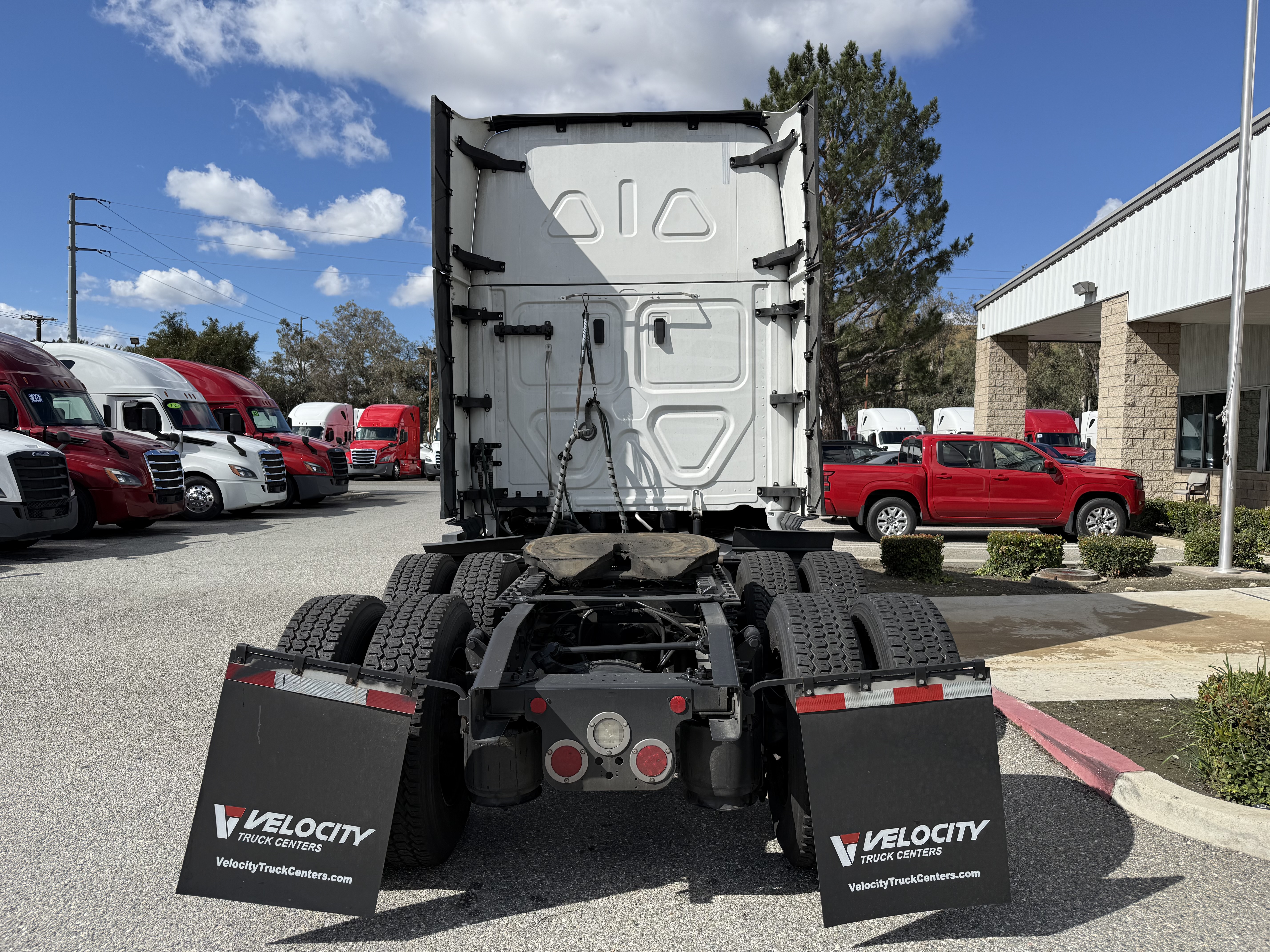 2023 FREIGHTLINER CASCADIA 126SLP - image 5