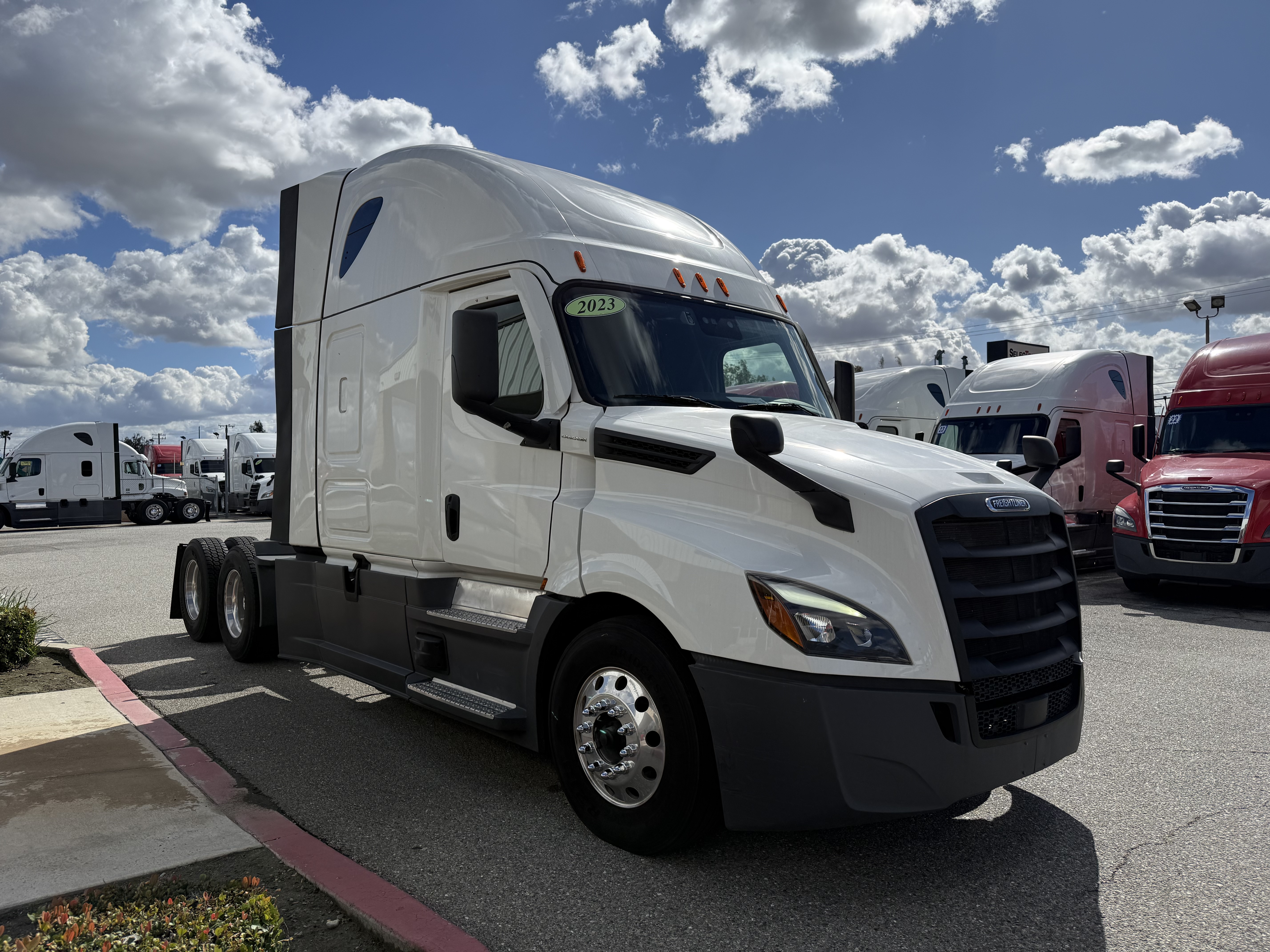 2023 FREIGHTLINER CASCADIA 126SLP - image 8