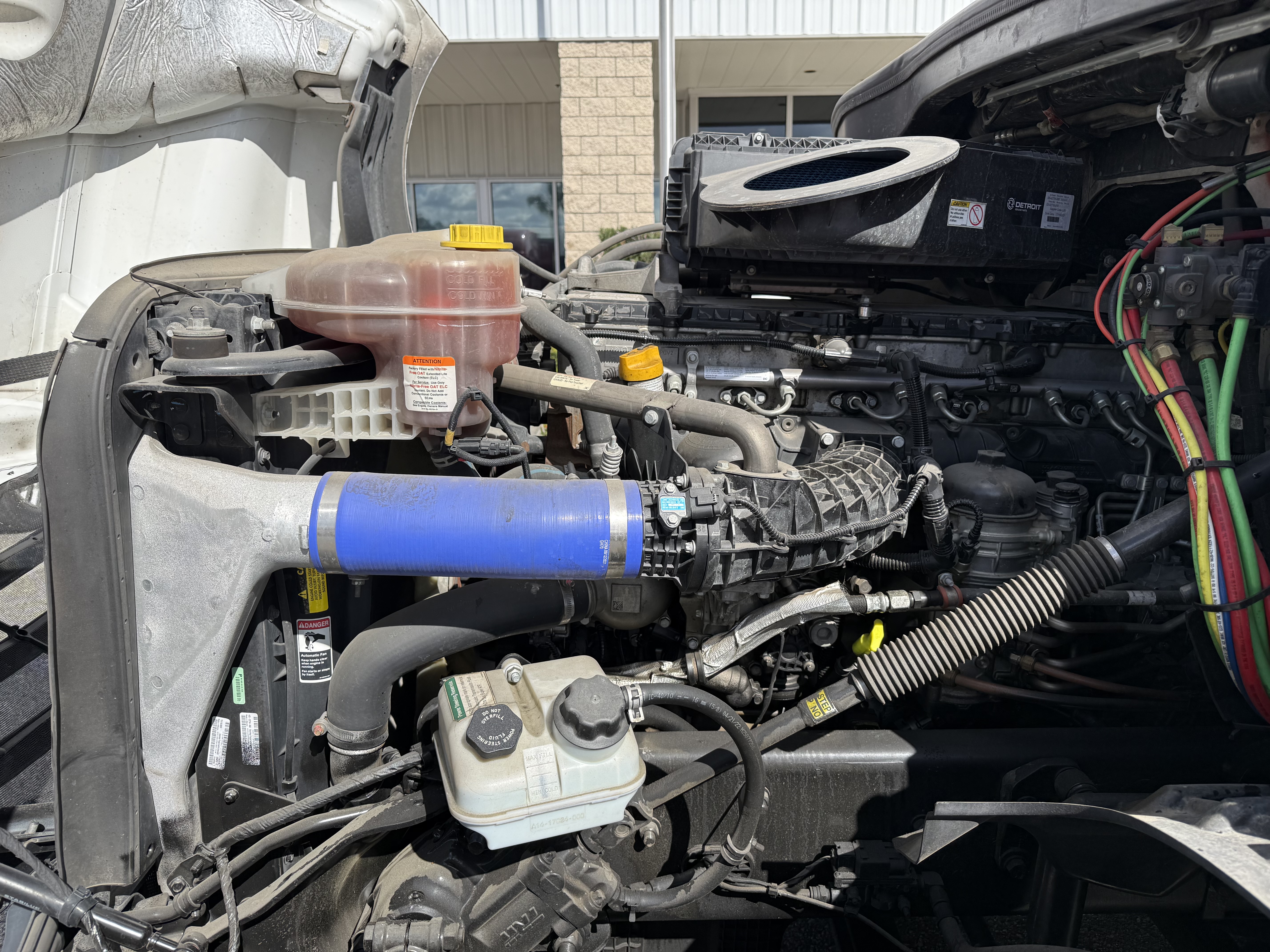 2023 FREIGHTLINER CASCADIA 126SLP - image 9