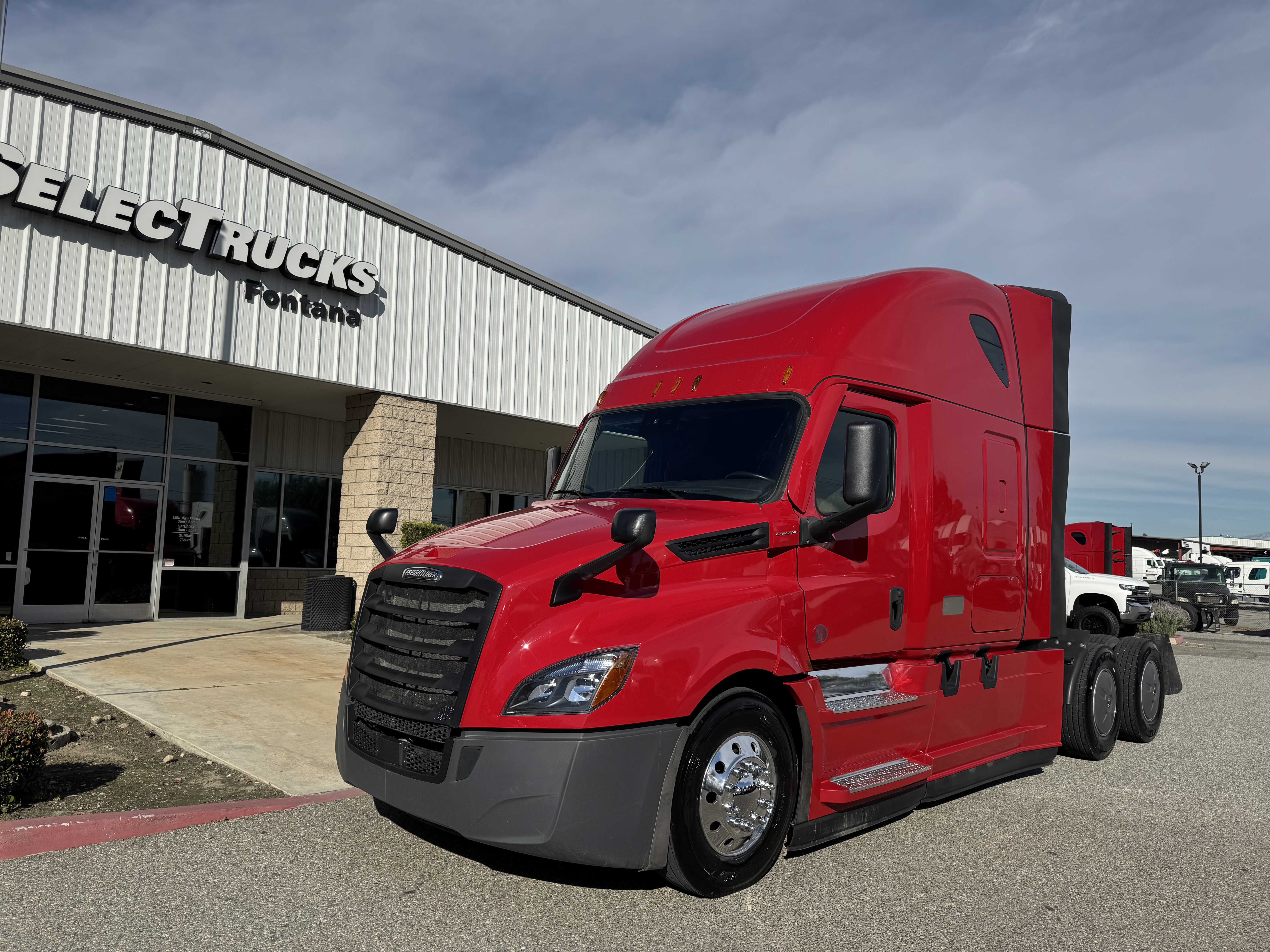 2022 FREIGHTLINER CASCADIA 126SLP - image 1