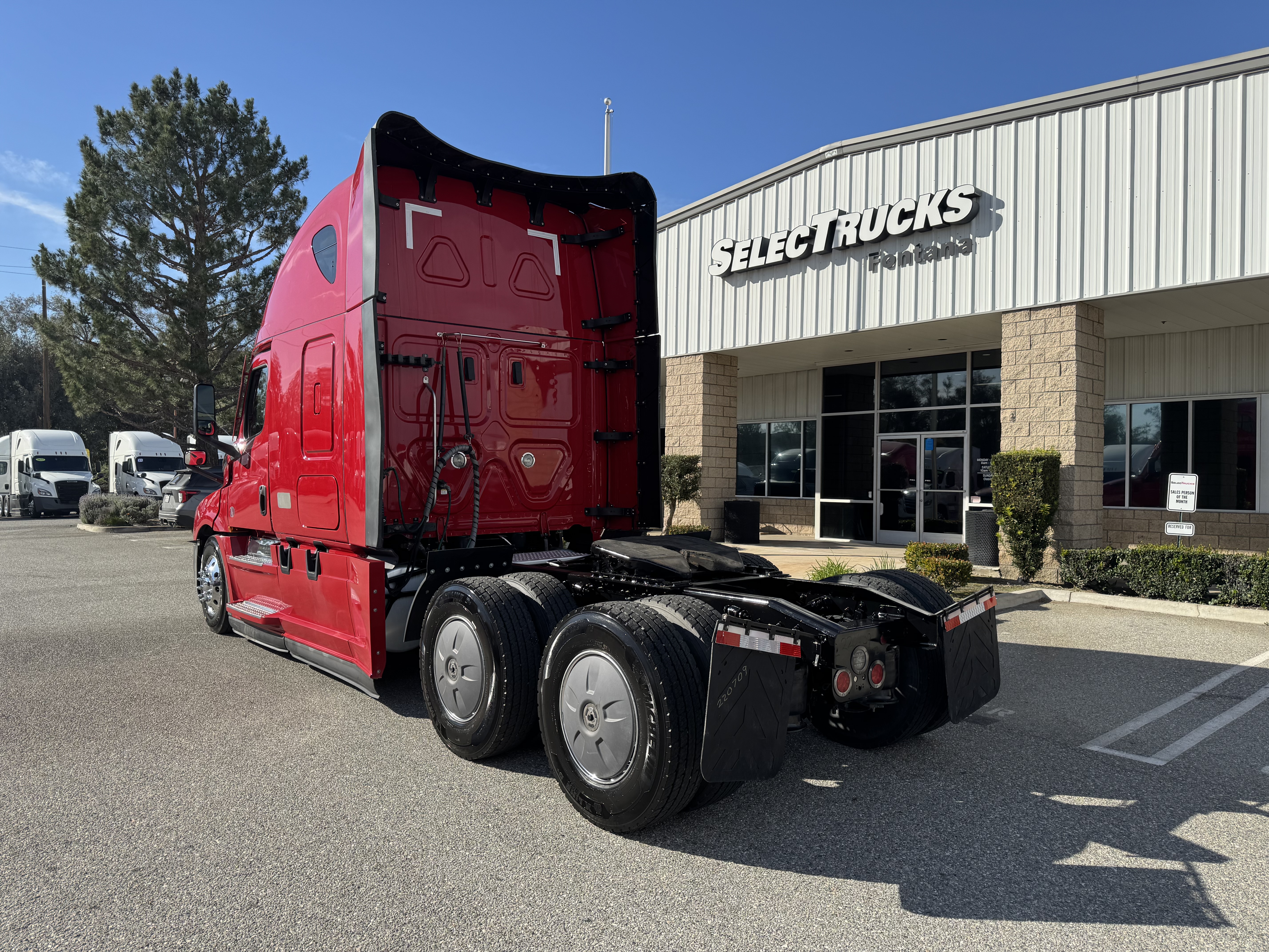 2022 FREIGHTLINER CASCADIA 126SLP - image 4
