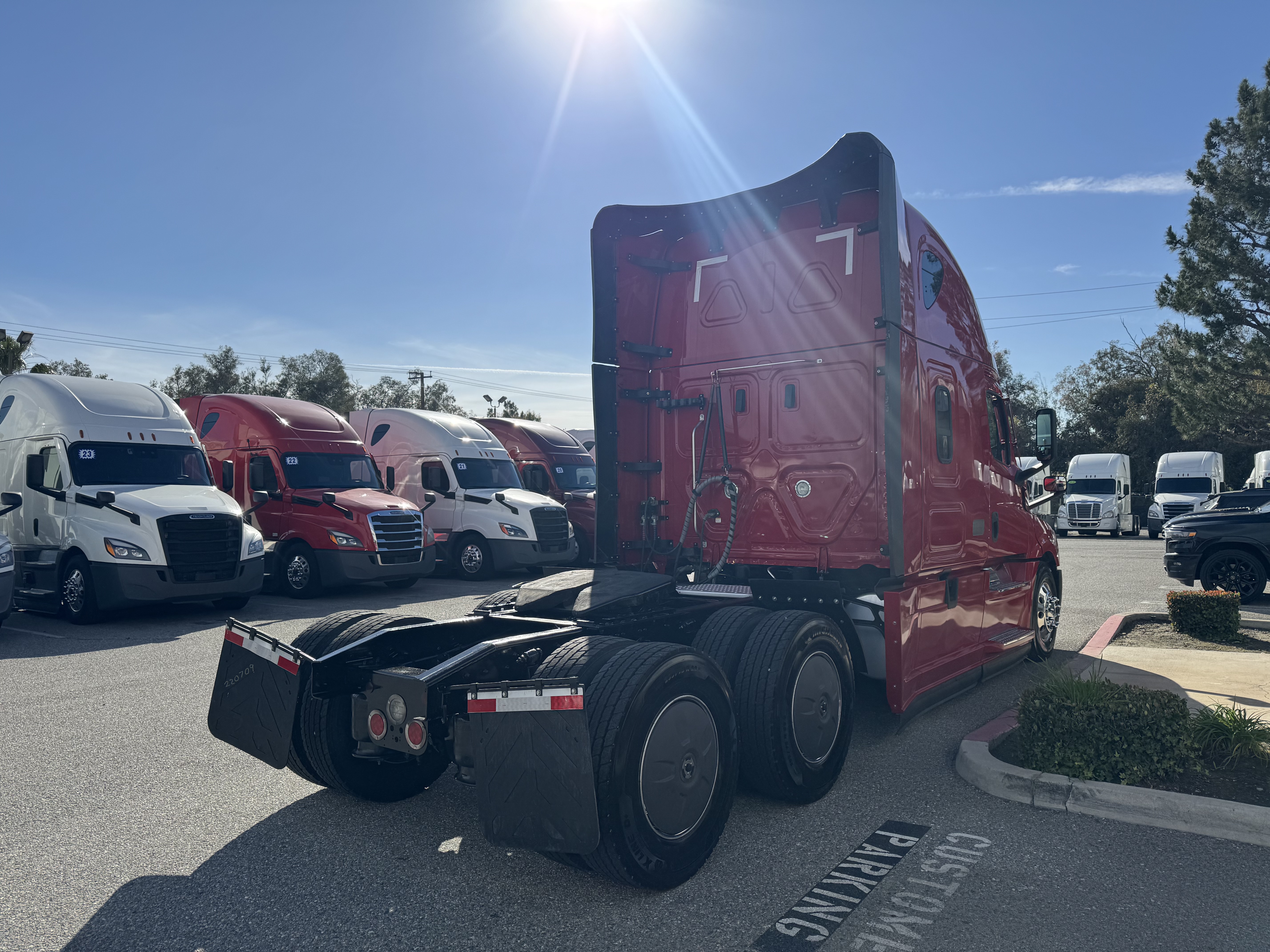 2022 FREIGHTLINER CASCADIA 126SLP - image 6