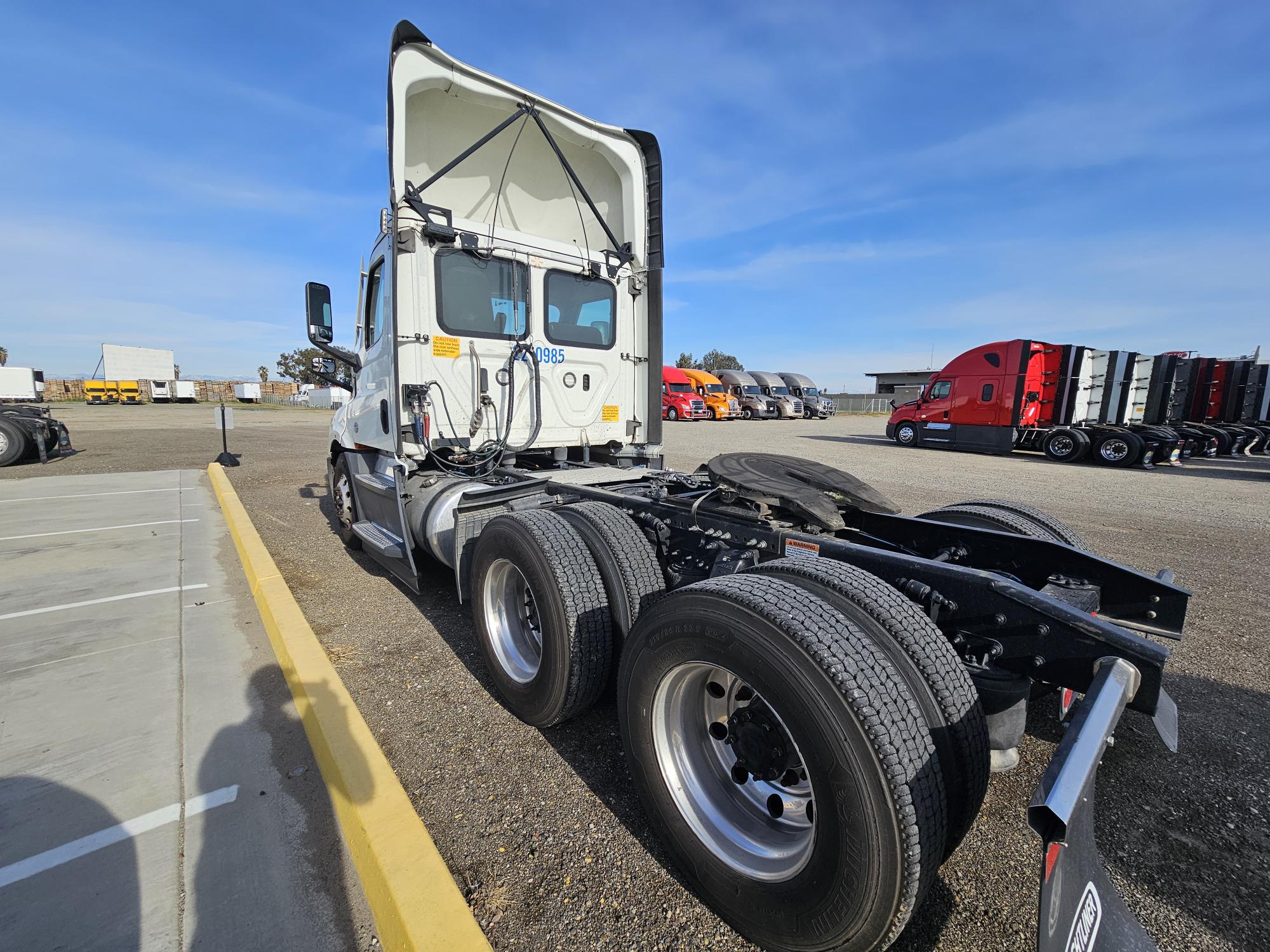 2022 FREIGHTLINER CASCADIA 126DC - image 6