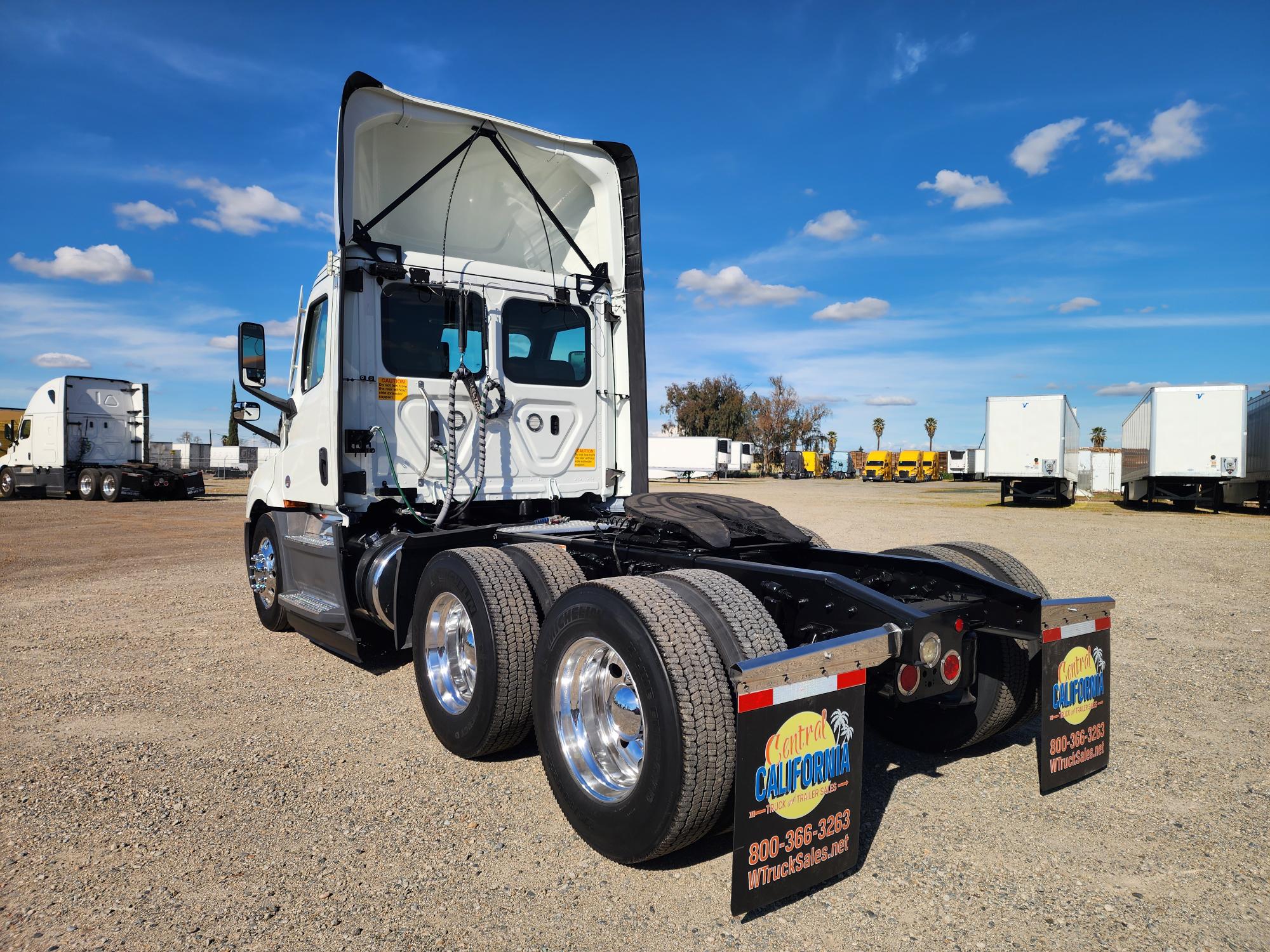 2022 FREIGHTLINER CASCADIA 126DC - image 4