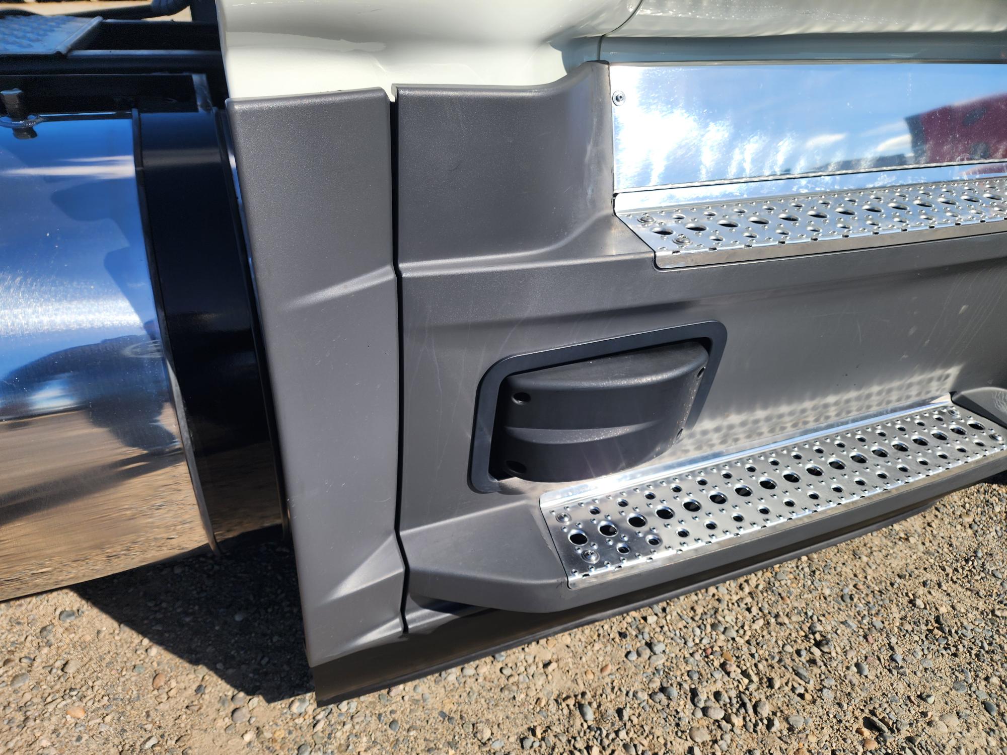 2022 FREIGHTLINER CASCADIA 126DC - image 9