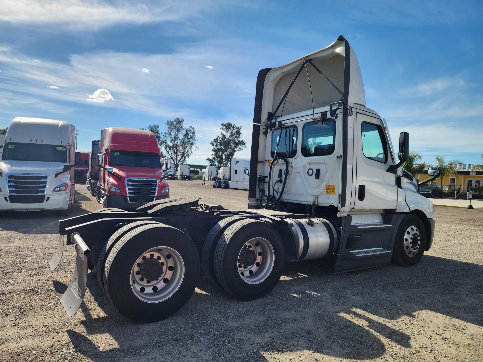 2022 FREIGHTLINER CASCADIA 126DC - image 7