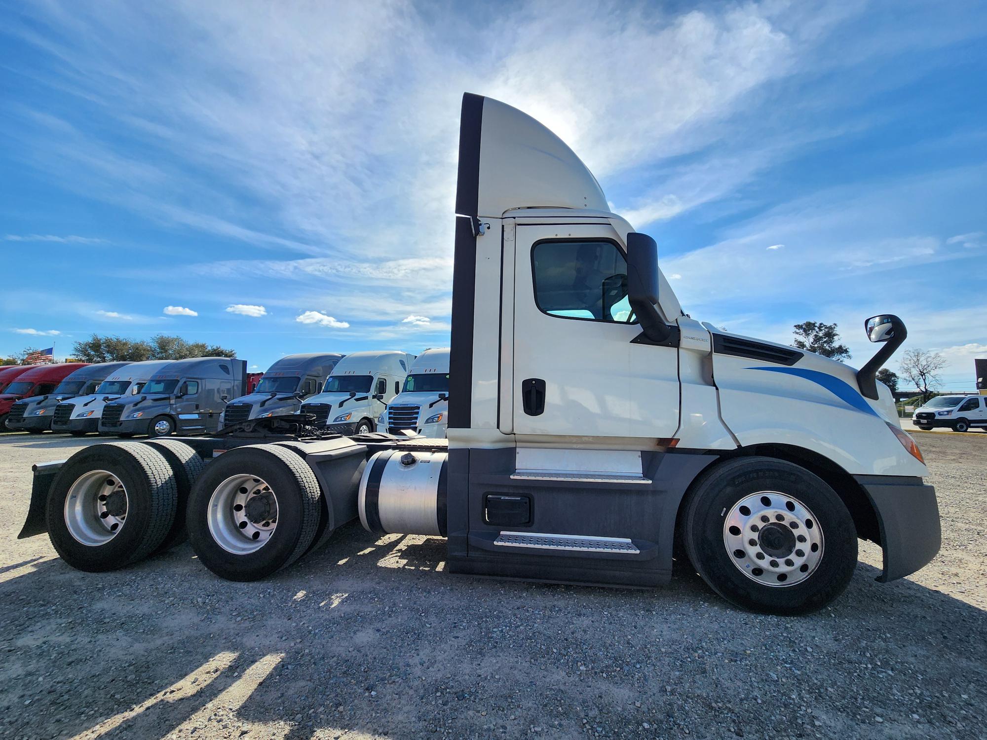 2022 FREIGHTLINER CASCADIA 126DC - image 8