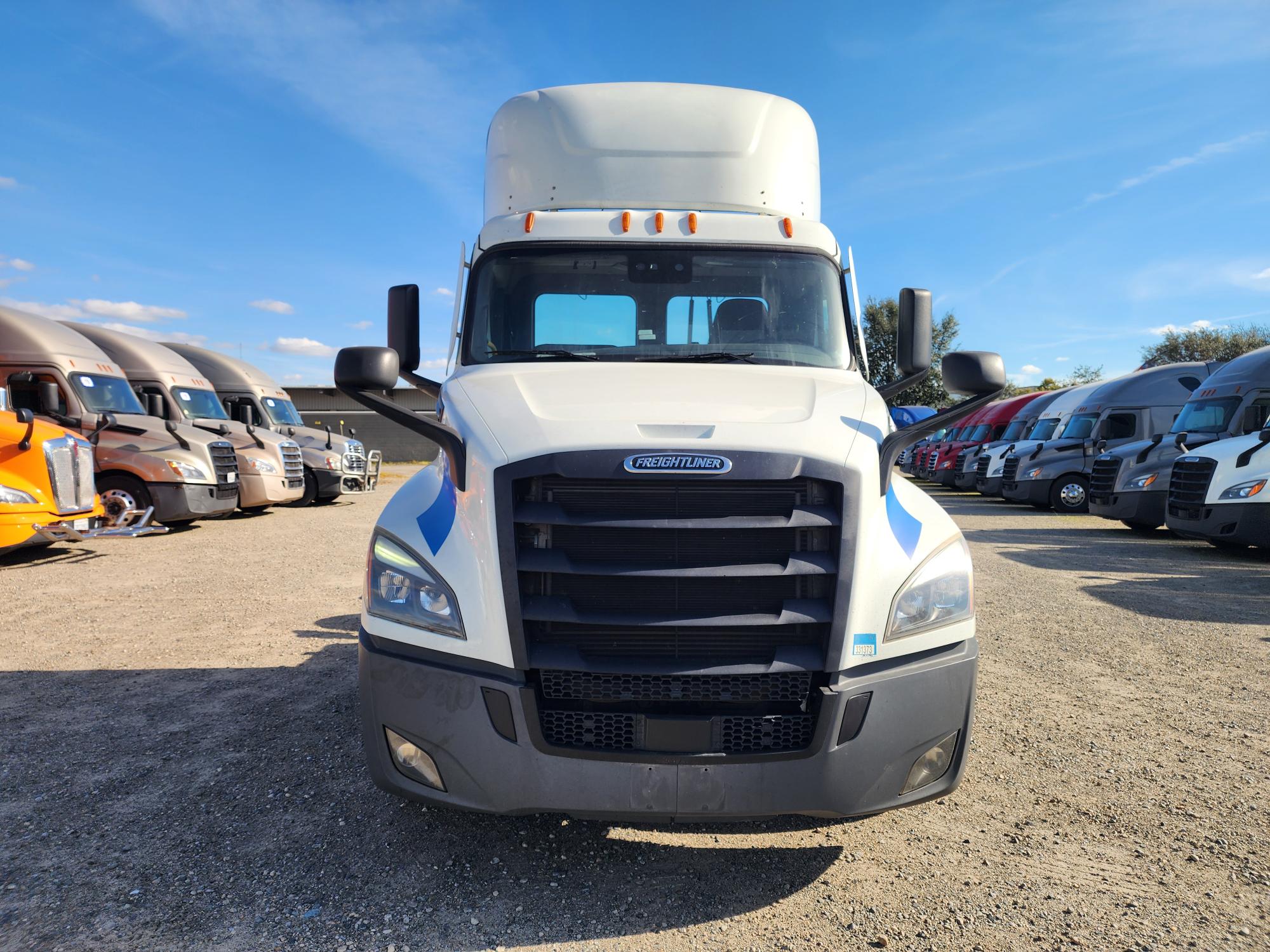 2022 FREIGHTLINER CASCADIA 126DC - image 2