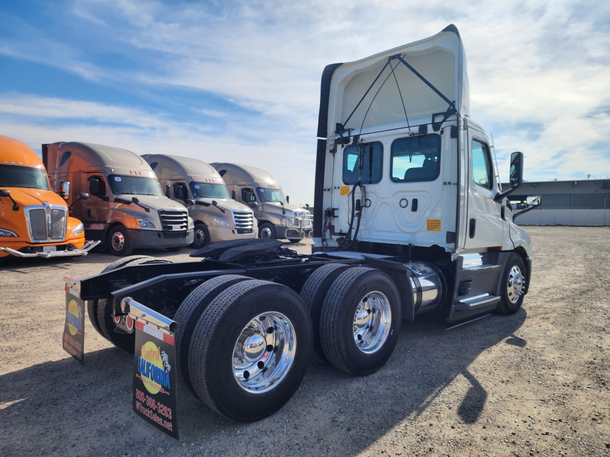 2022 FREIGHTLINER CASCADIA 126DC - image 6