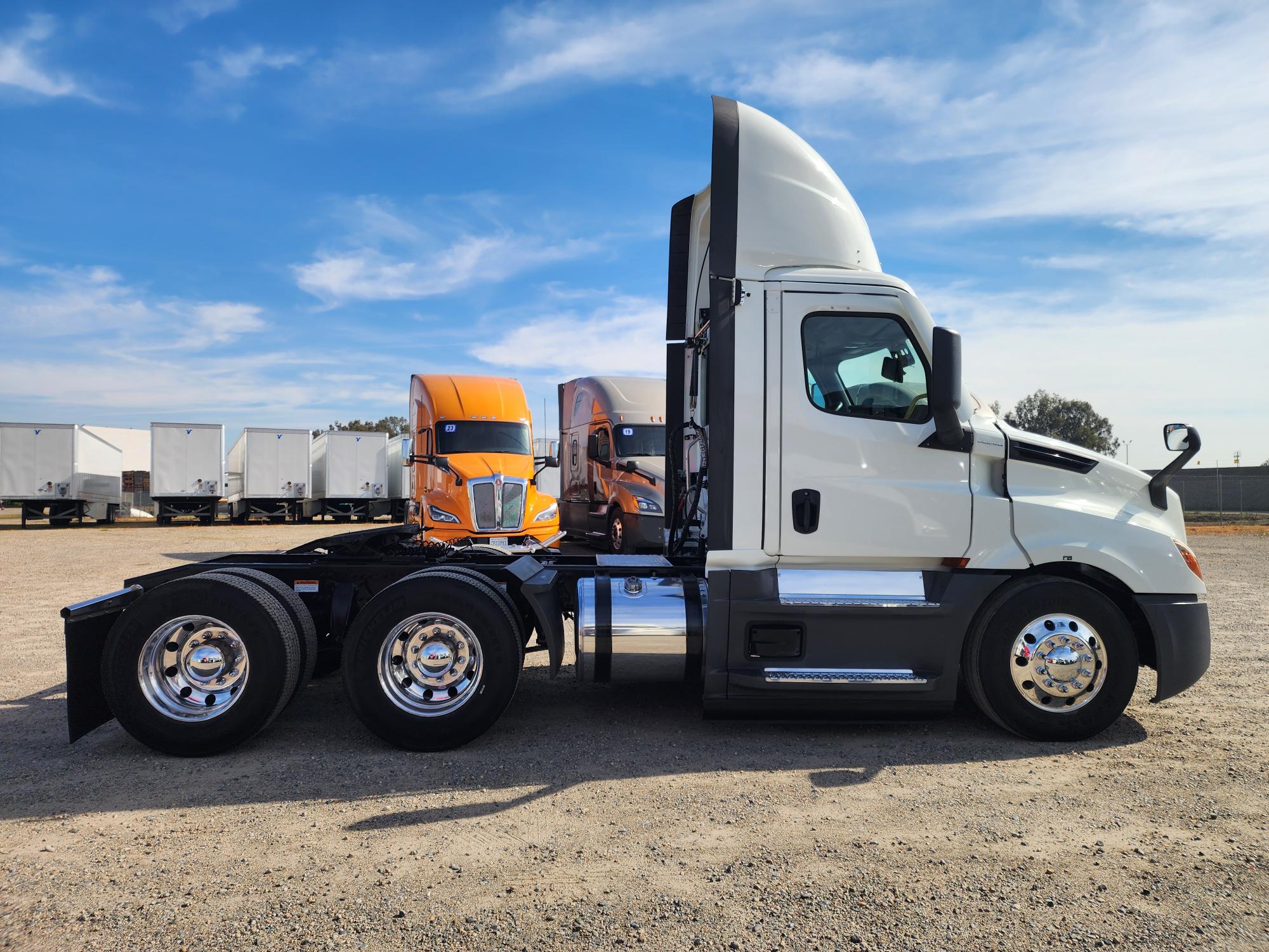 2022 FREIGHTLINER CASCADIA 126DC - image 7