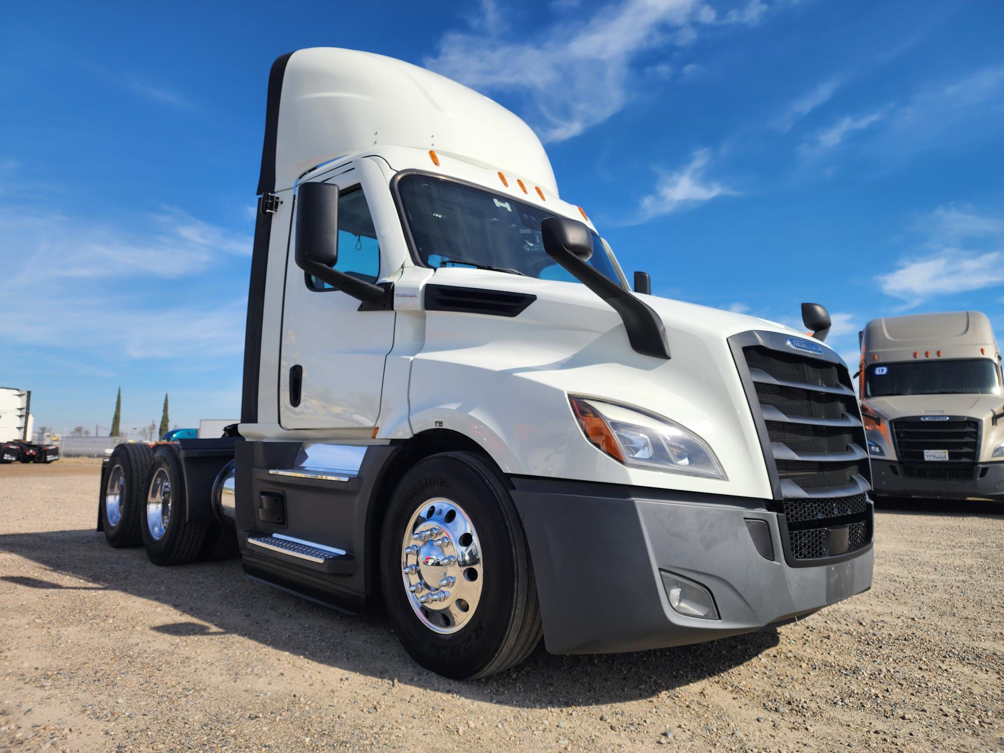 2022 FREIGHTLINER CASCADIA 126DC - image 8