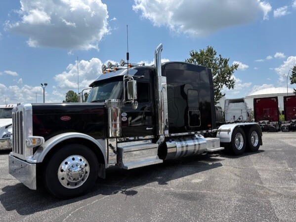PETERBILT 379 2025