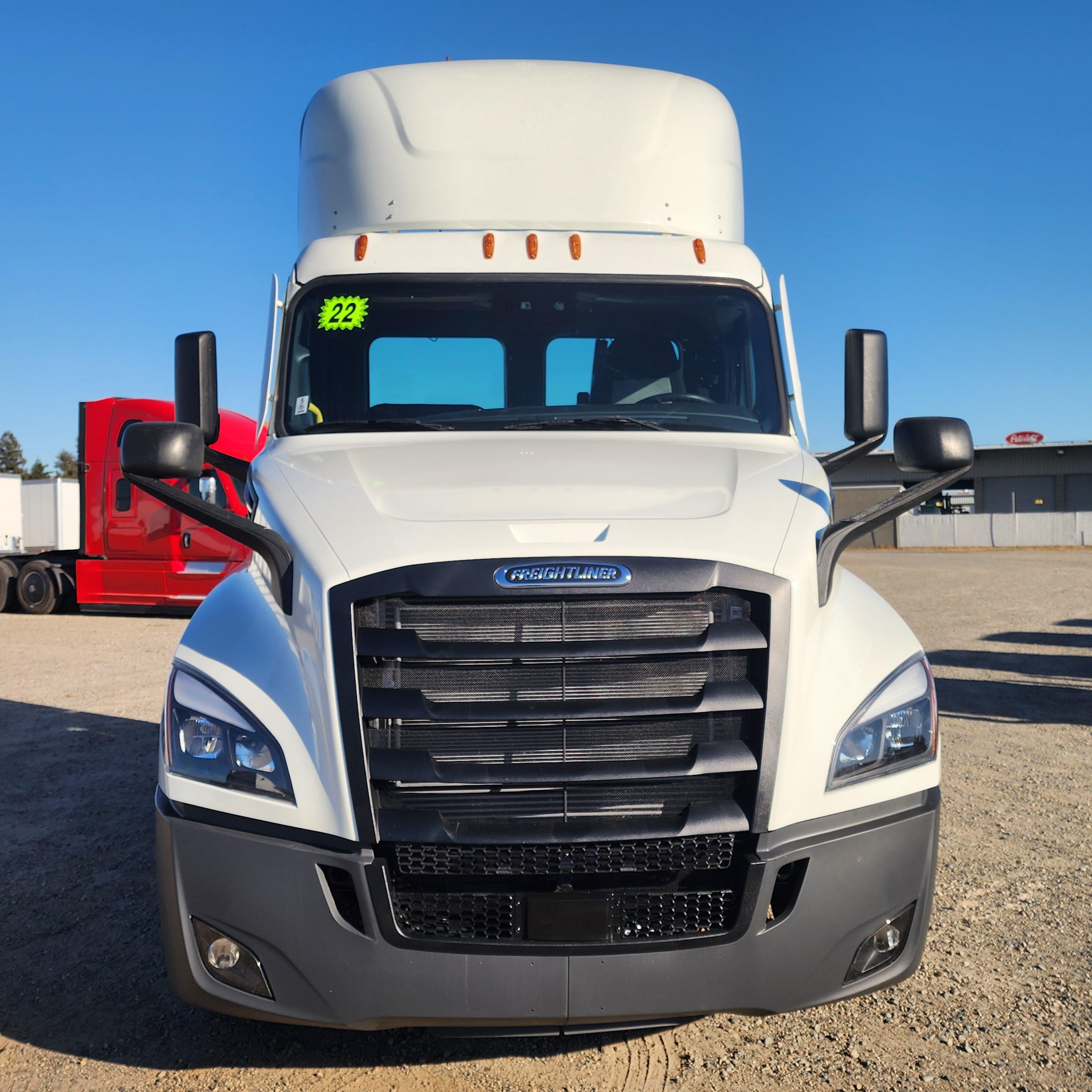 2022 FREIGHTLINER CASCADIA 126DC - image 2