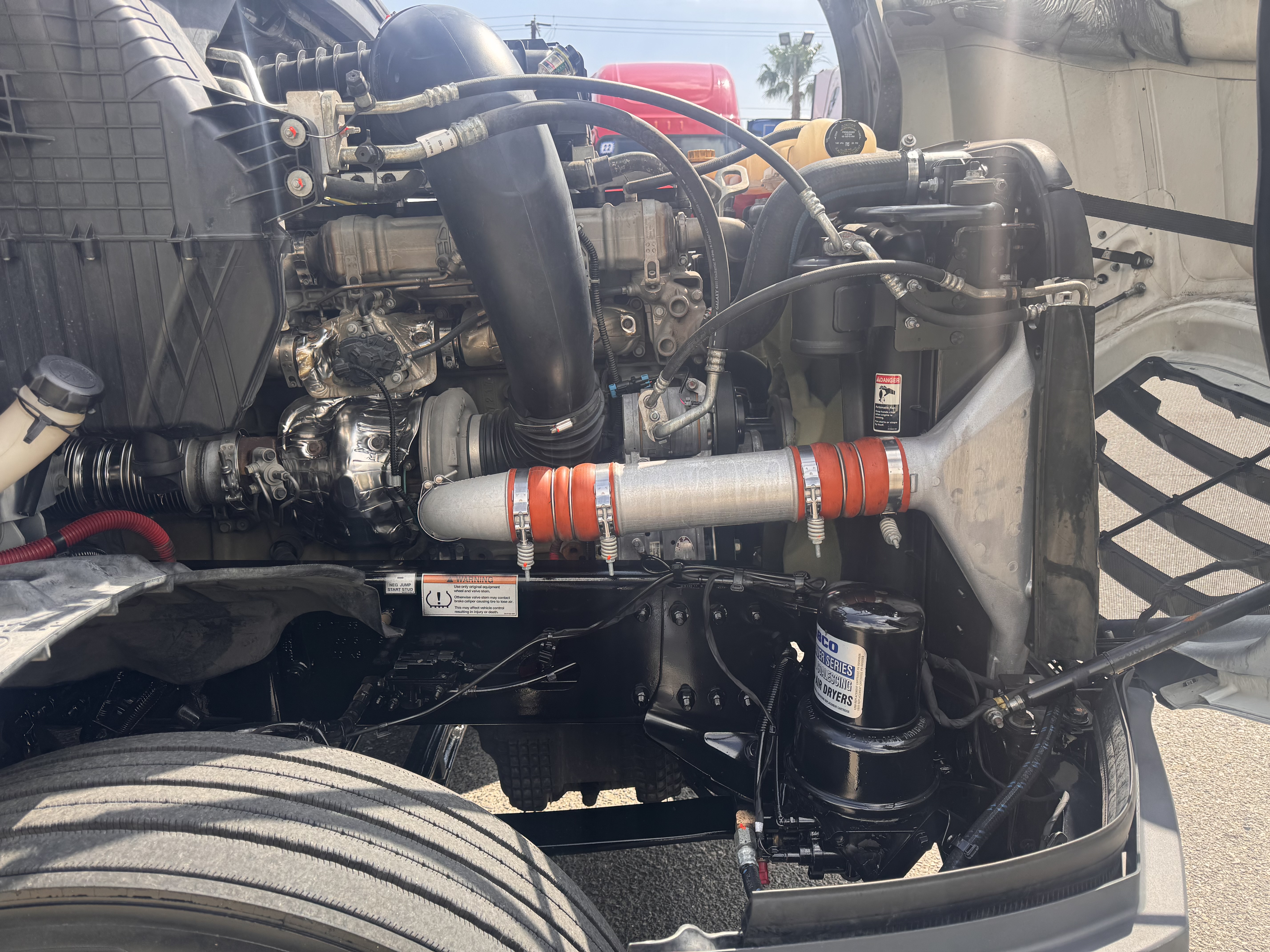 2022 FREIGHTLINER CASCADIA 126DC - image 9