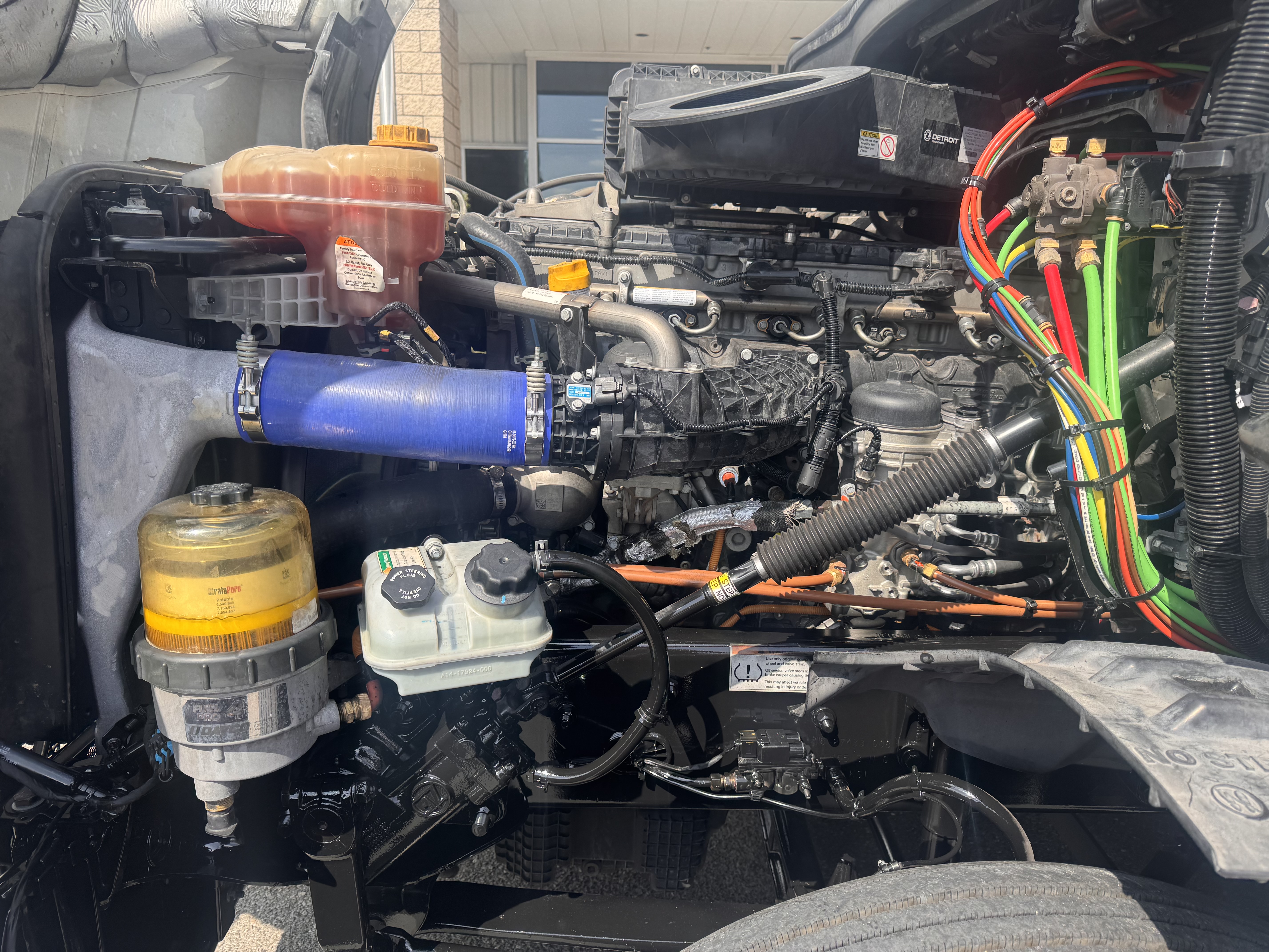 2022 FREIGHTLINER CASCADIA 126DC - image 10