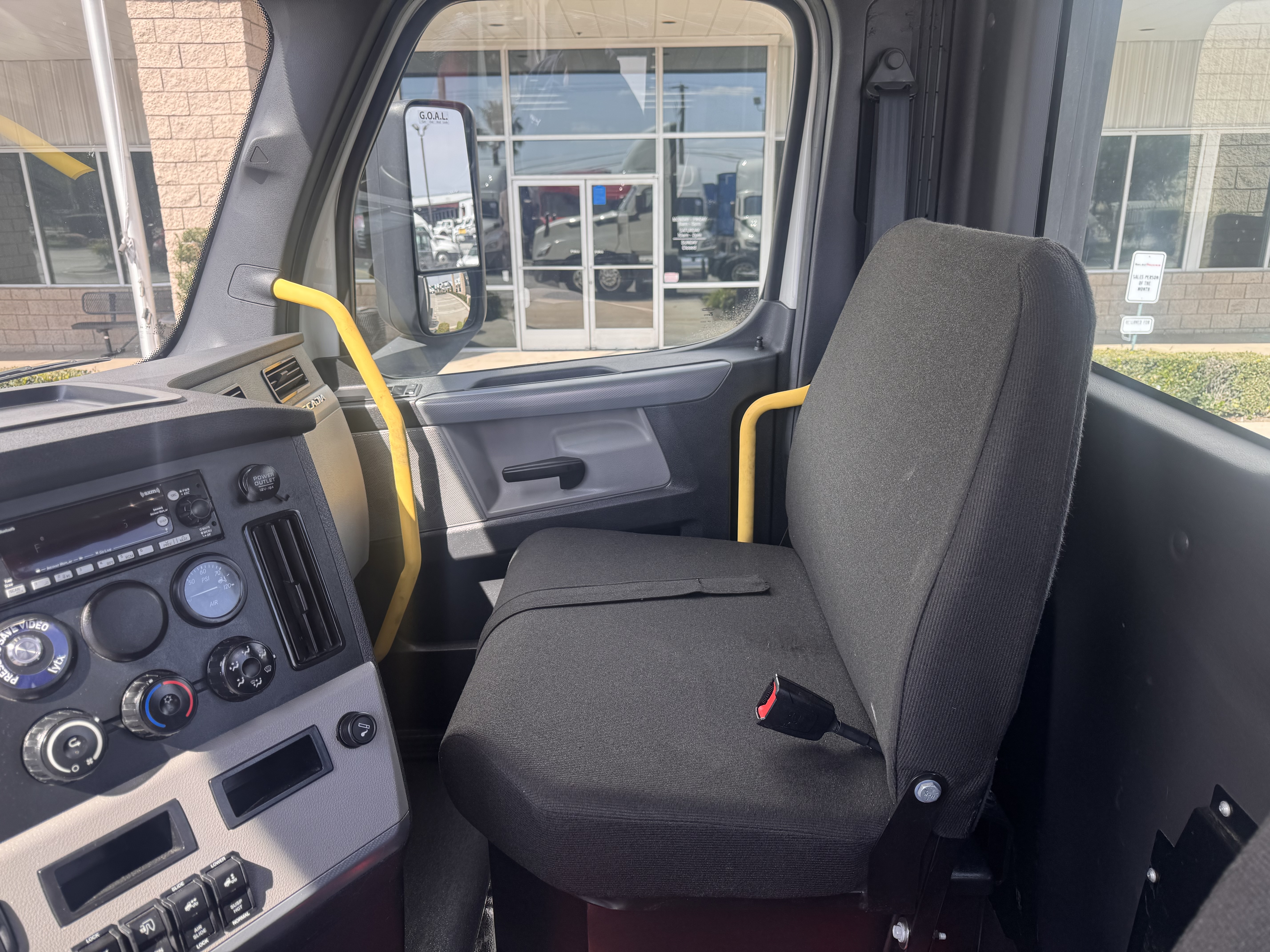 2022 FREIGHTLINER CASCADIA 126DC - image 18