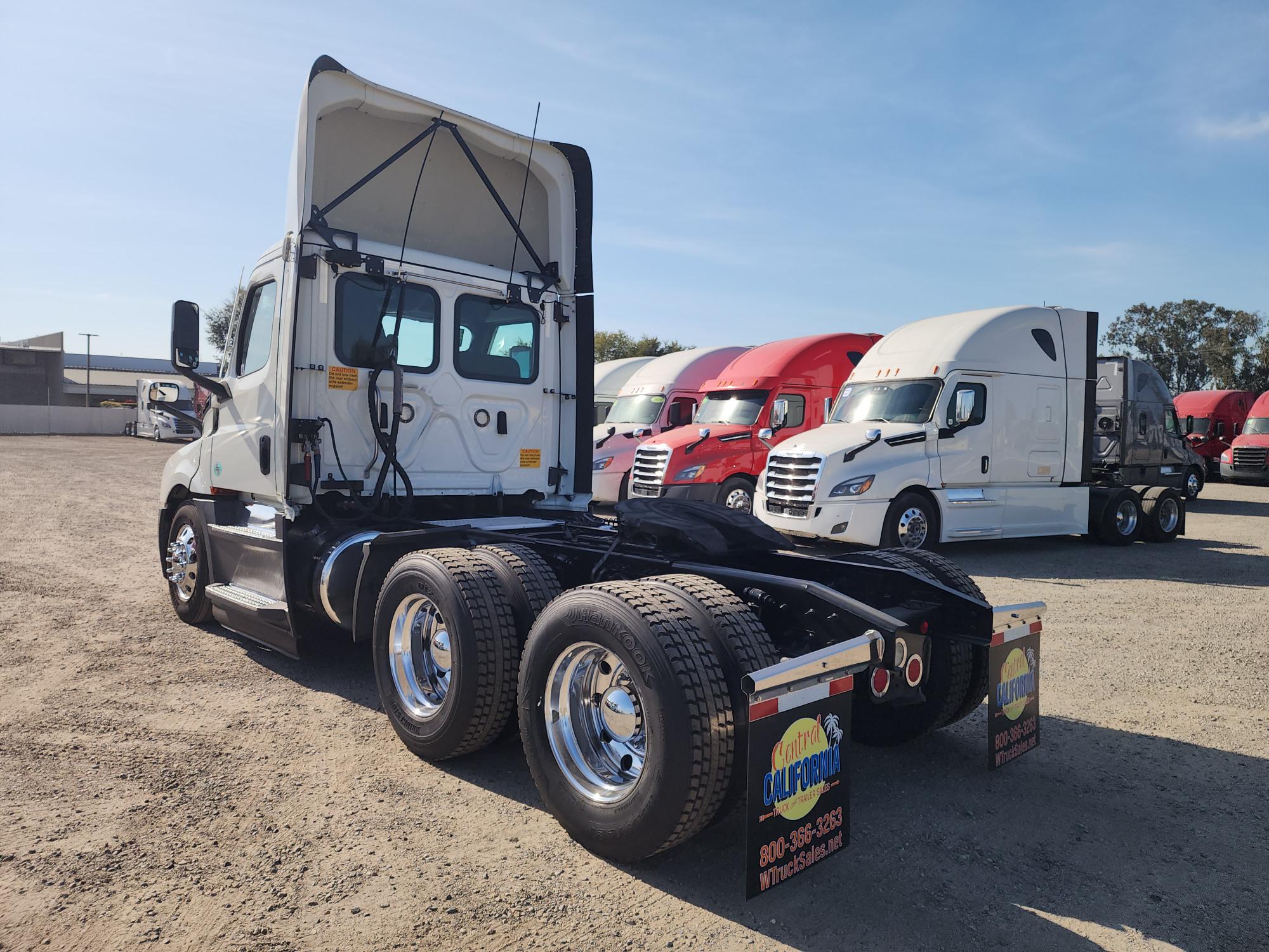 2022 FRIGHTLINER CASCADIA 126DC — photo 4