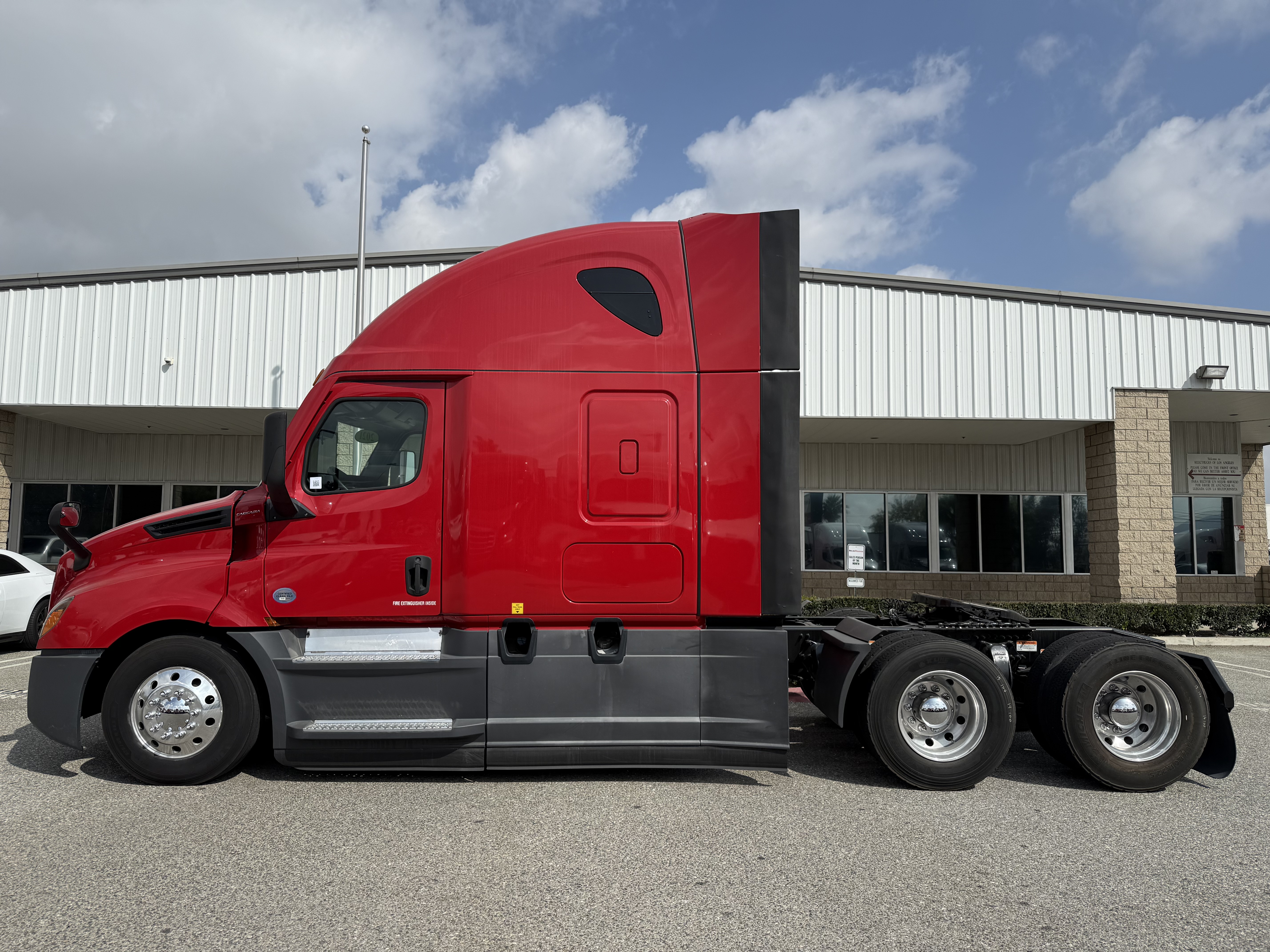 2021 FREIGHTLINER CASCADIA 126SLP - image 4