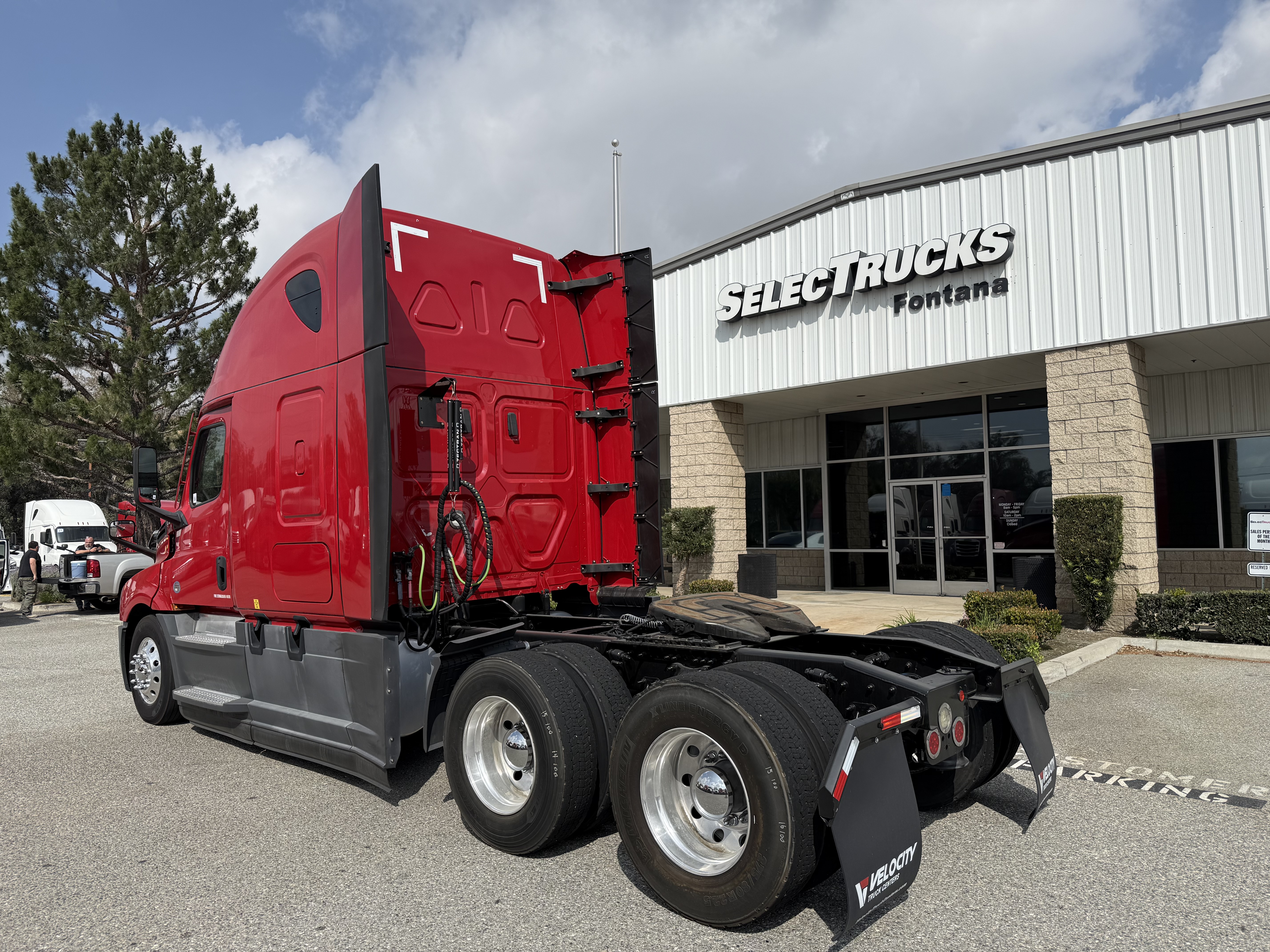 2021 FREIGHTLINER CASCADIA 126SLP - image 5