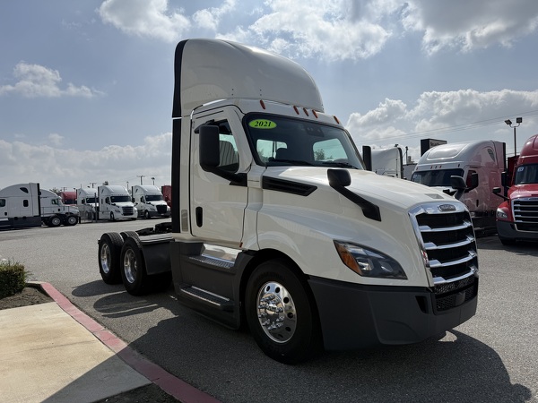 FREIGHTLINER CASCADIA 126DC 2021