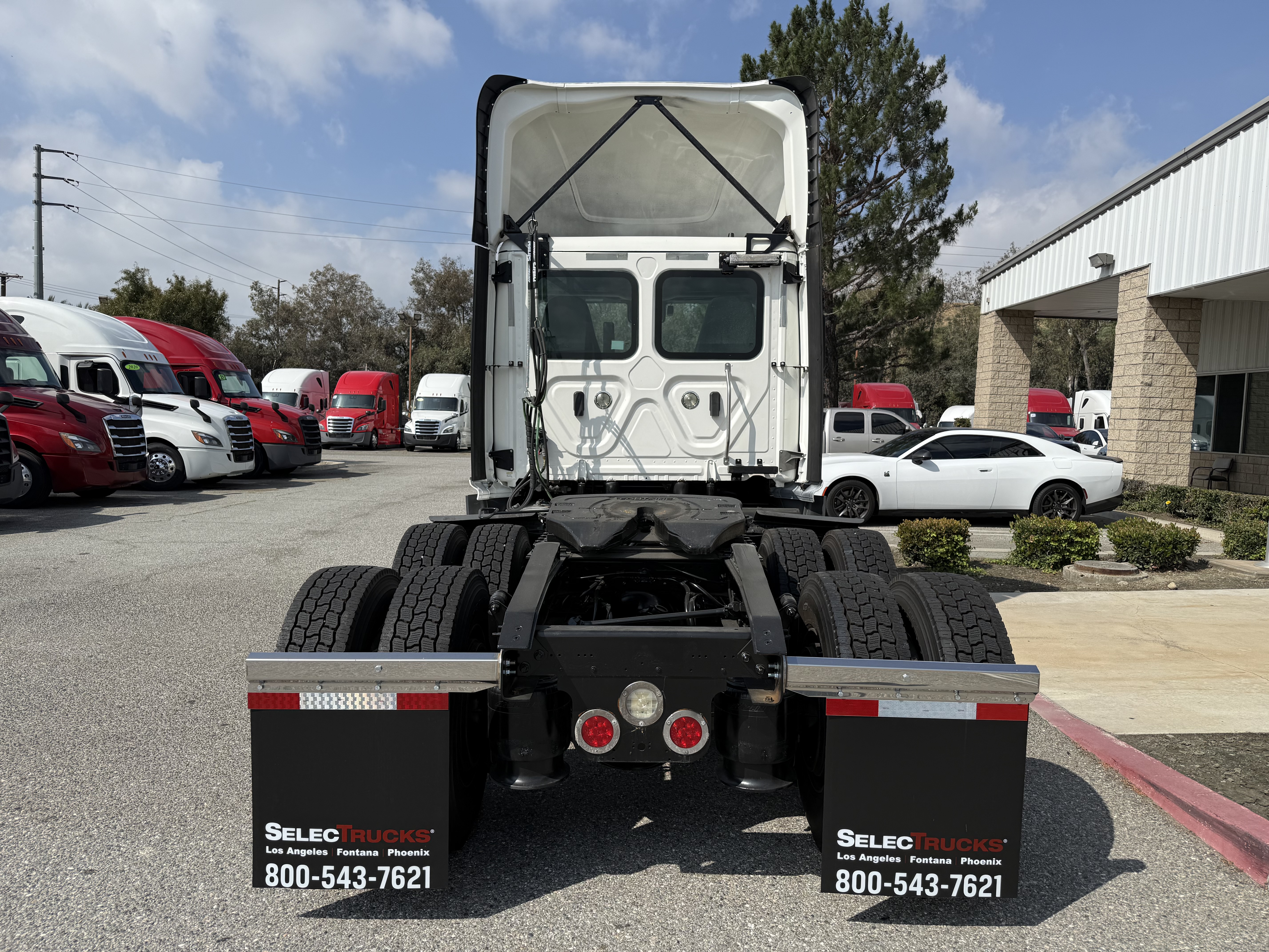 2021 FREIGHTLINER CASCADIA 126DC - image 6