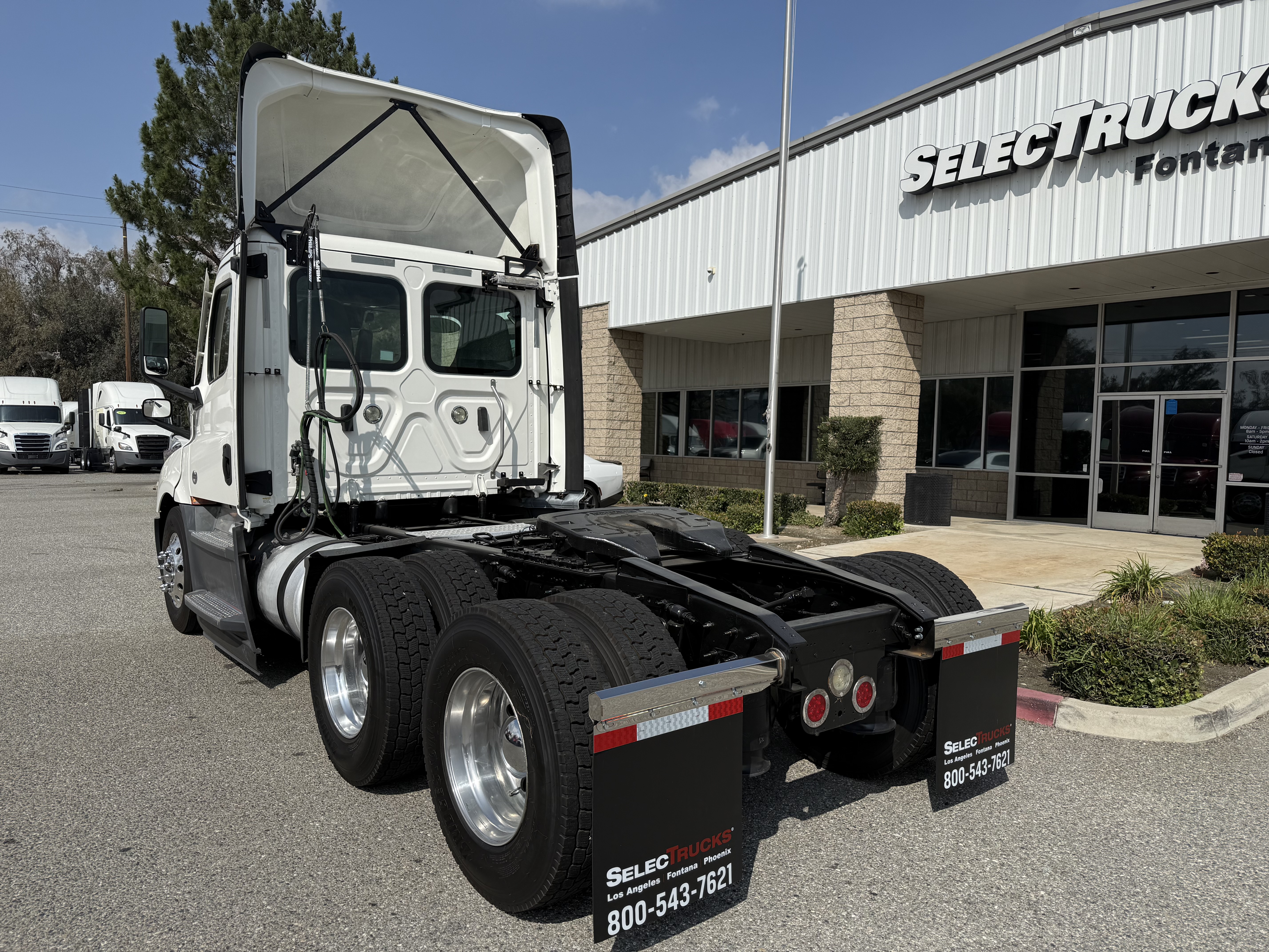 2021 FREIGHTLINER CASCADIA 126DC - image 5