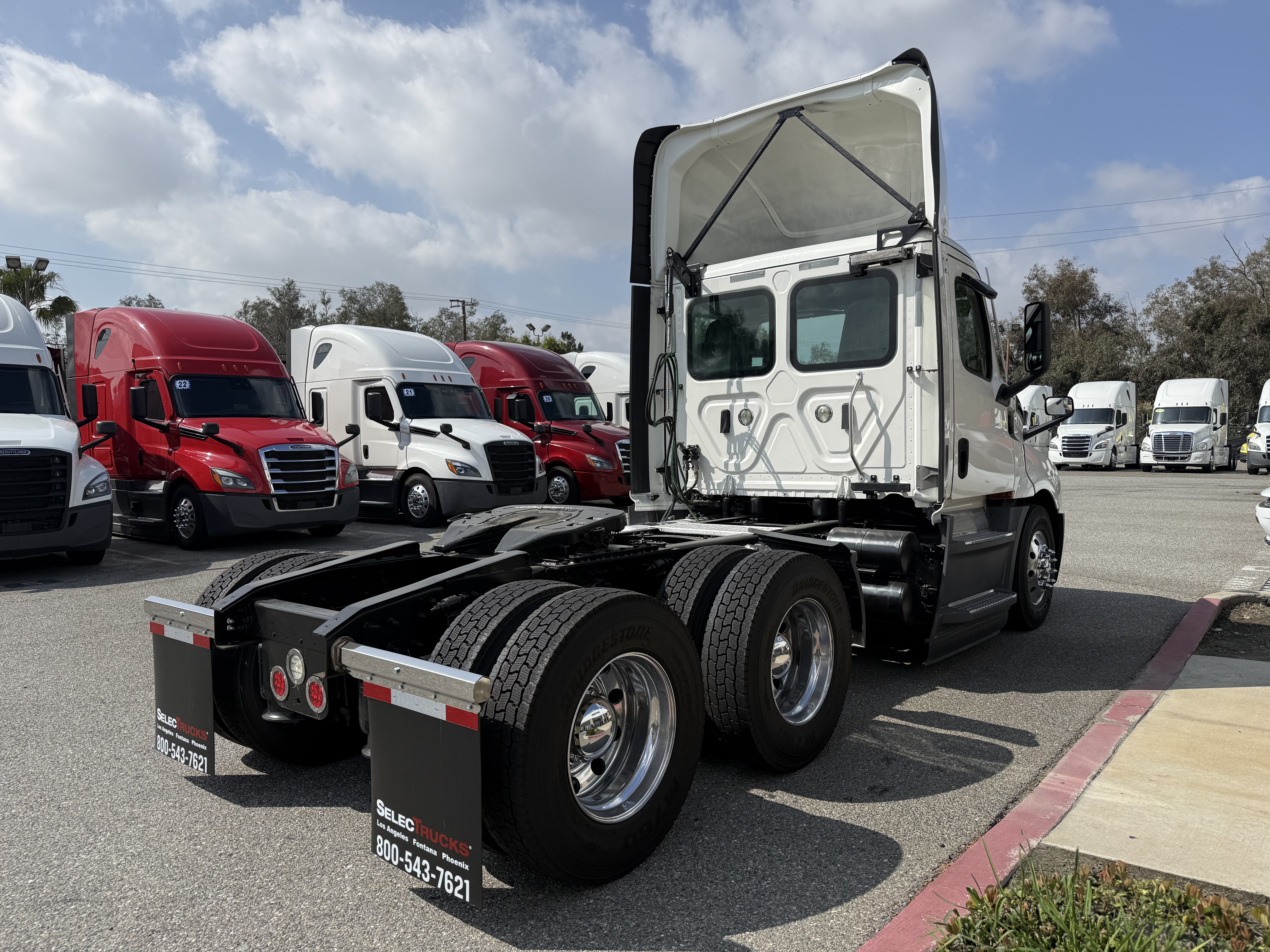 2021 FREIGHTLINER CASCADIA 126DC - image 7