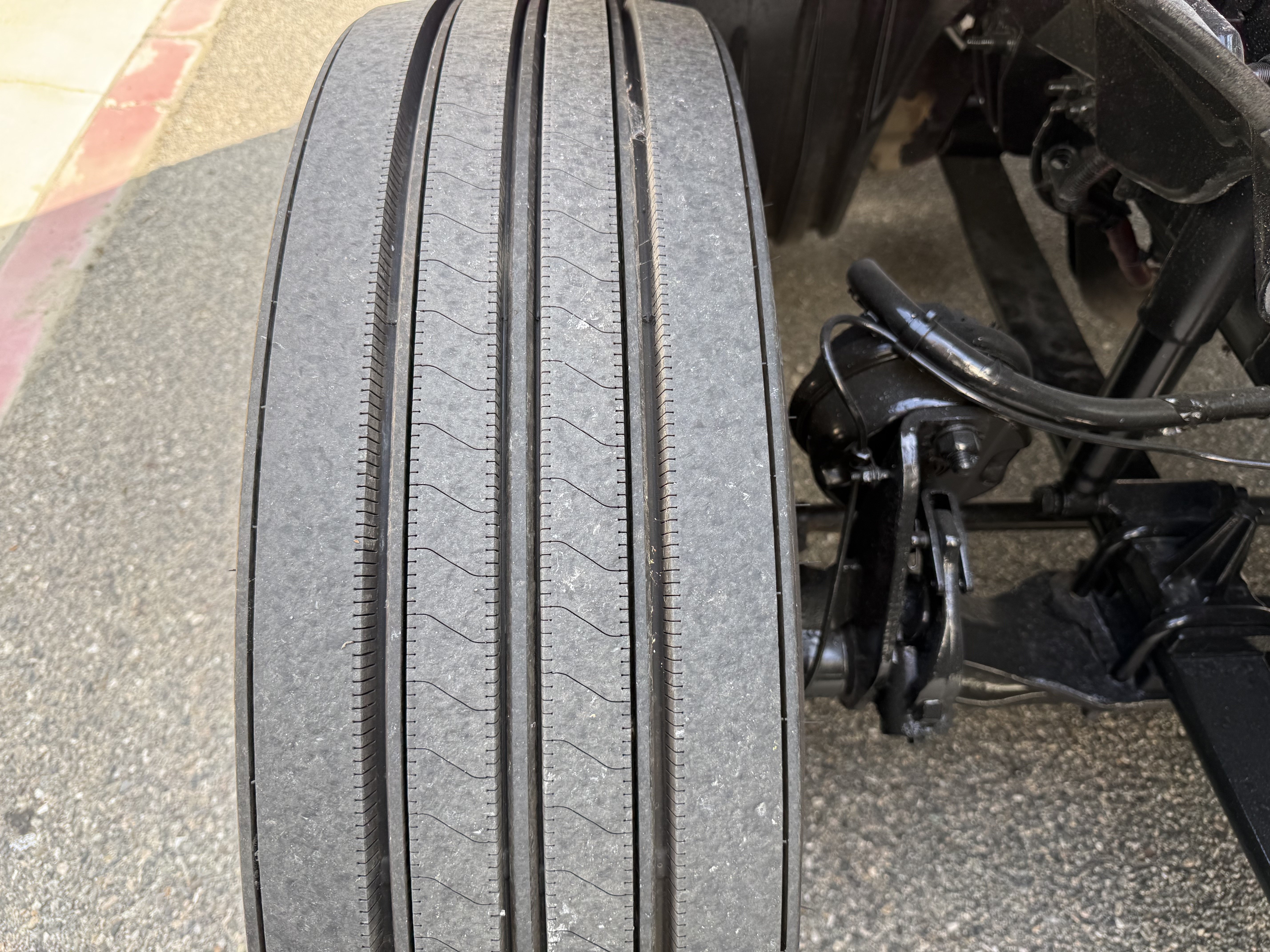 2021 FREIGHTLINER CASCADIA 126DC - image 11