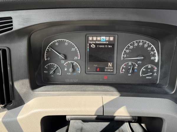 FREIGHTLINER CASCADIA 126DC 2021