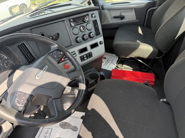 FREIGHTLINER CASCADIA 126DC 2021