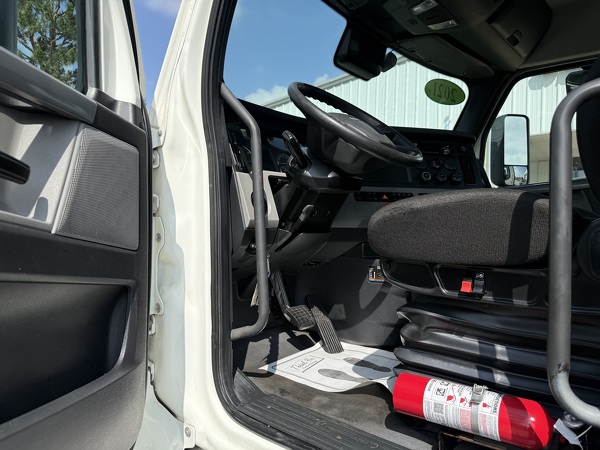 FREIGHTLINER CASCADIA 126DC 2021