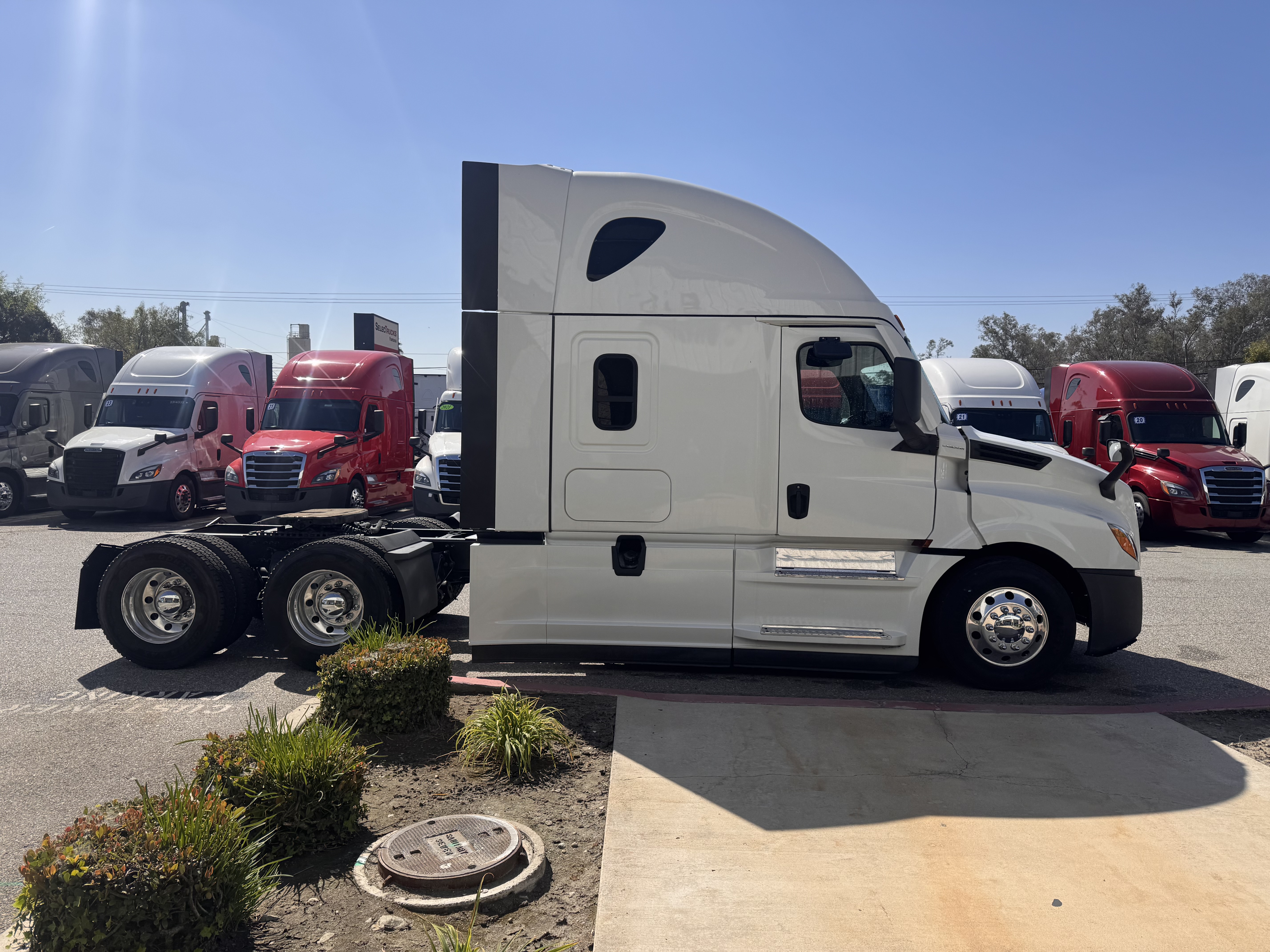 2021 FREIGHTLINER CASCADIA 126SLP - image 7