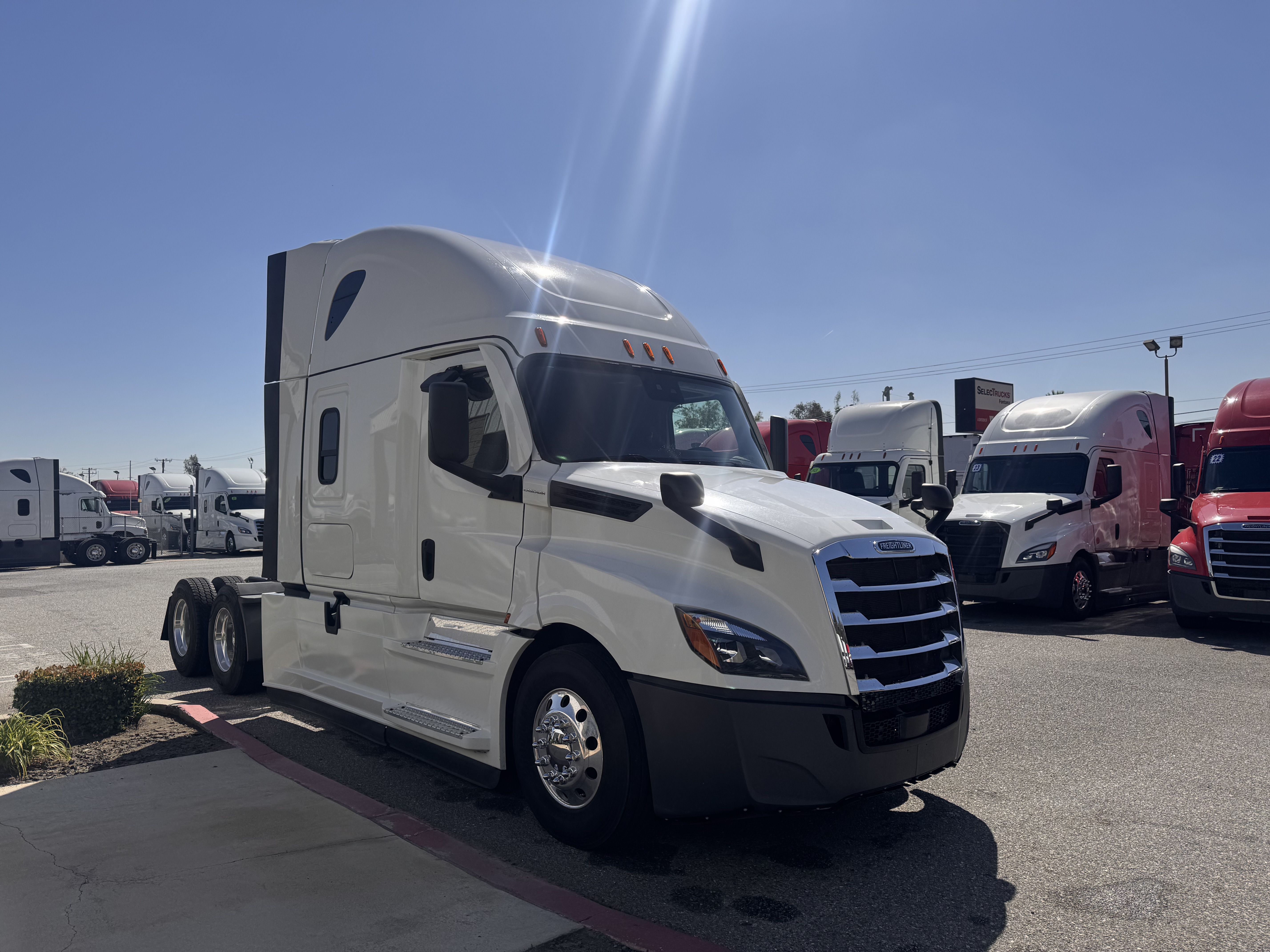 2021 FREIGHTLINER CASCADIA 126SLP - image 8