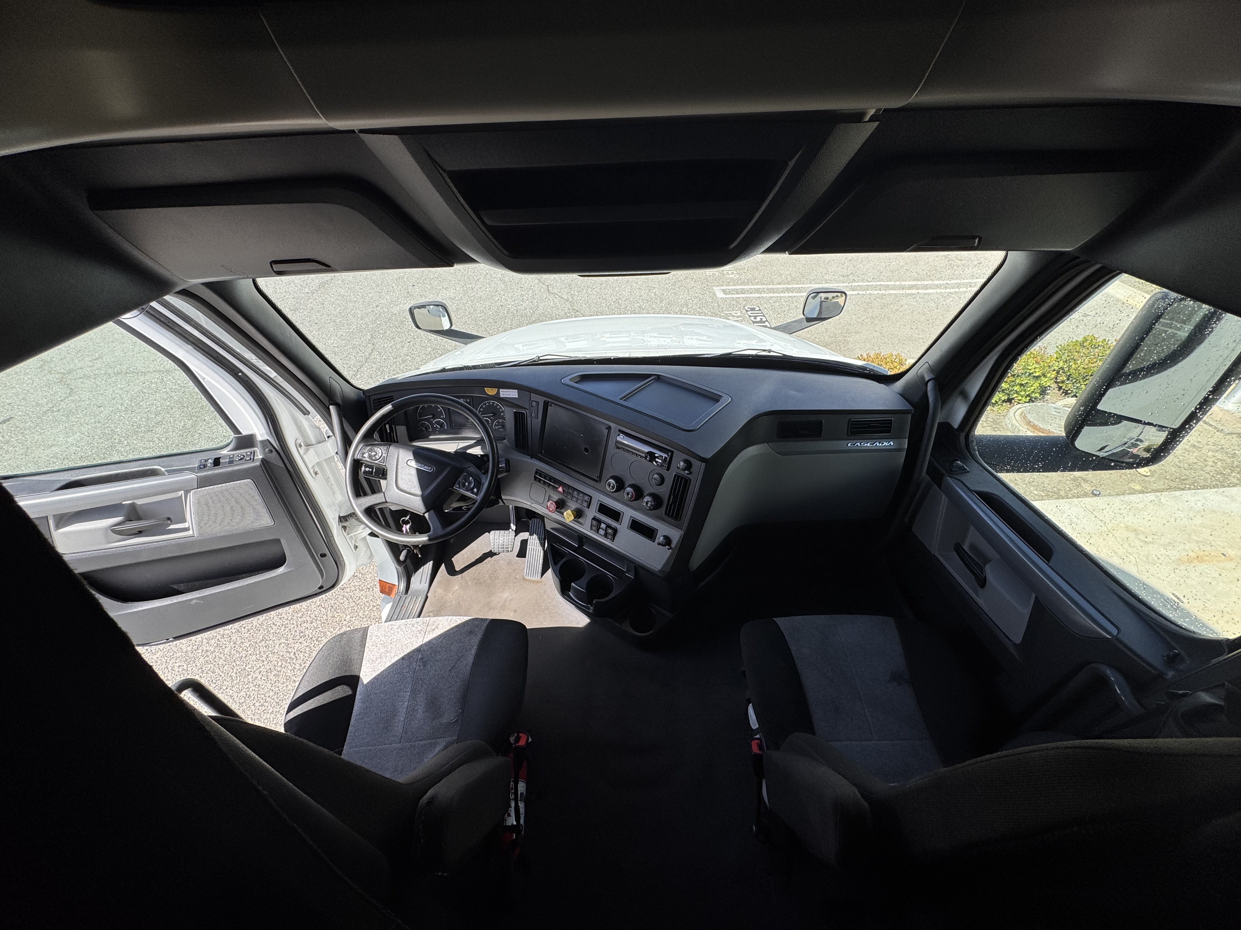 2021 FREIGHTLINER CASCADIA 126SLP - image 16