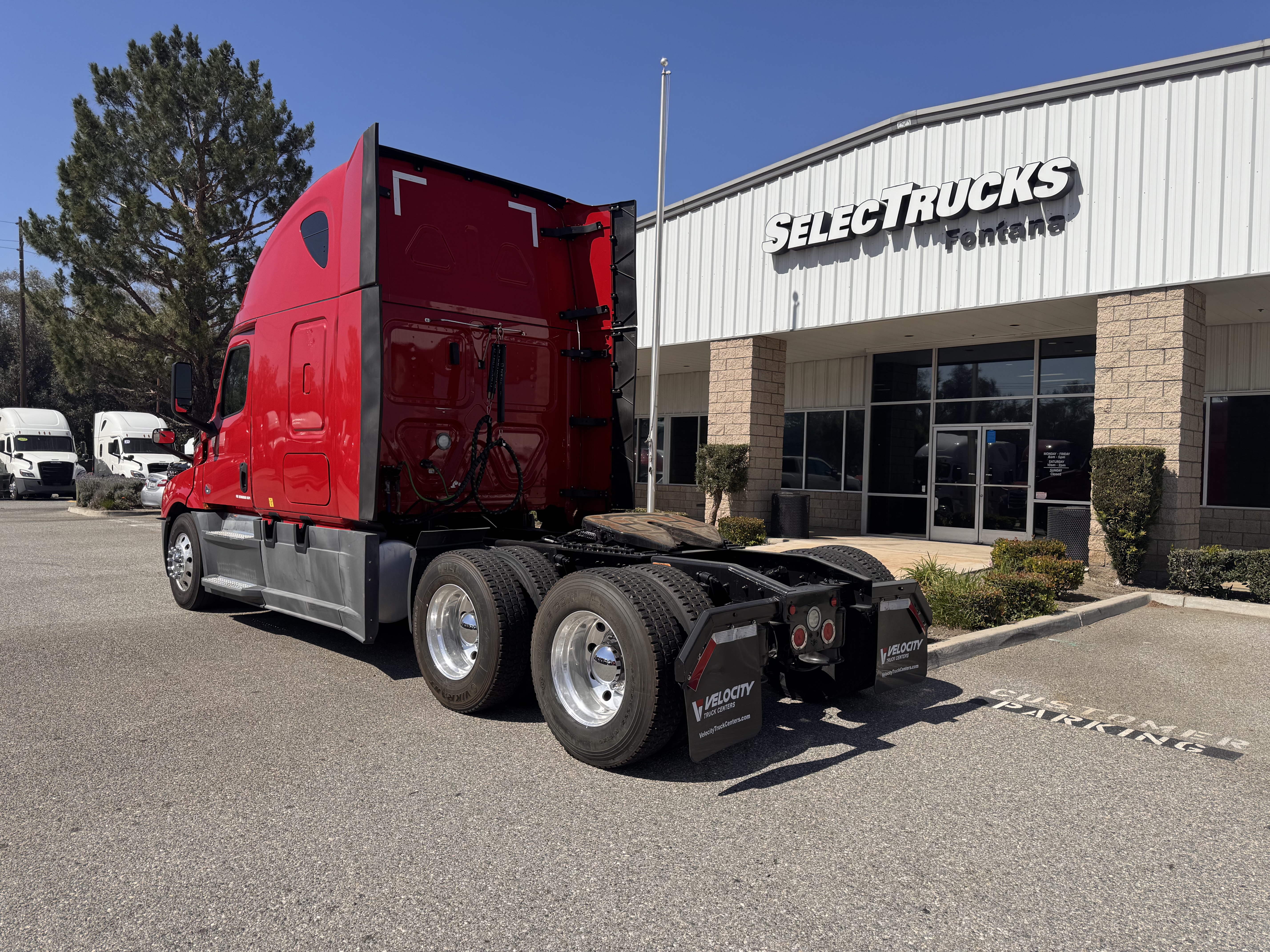 2020 FREIGHTLINER CASCADIA 126SLP - image 4