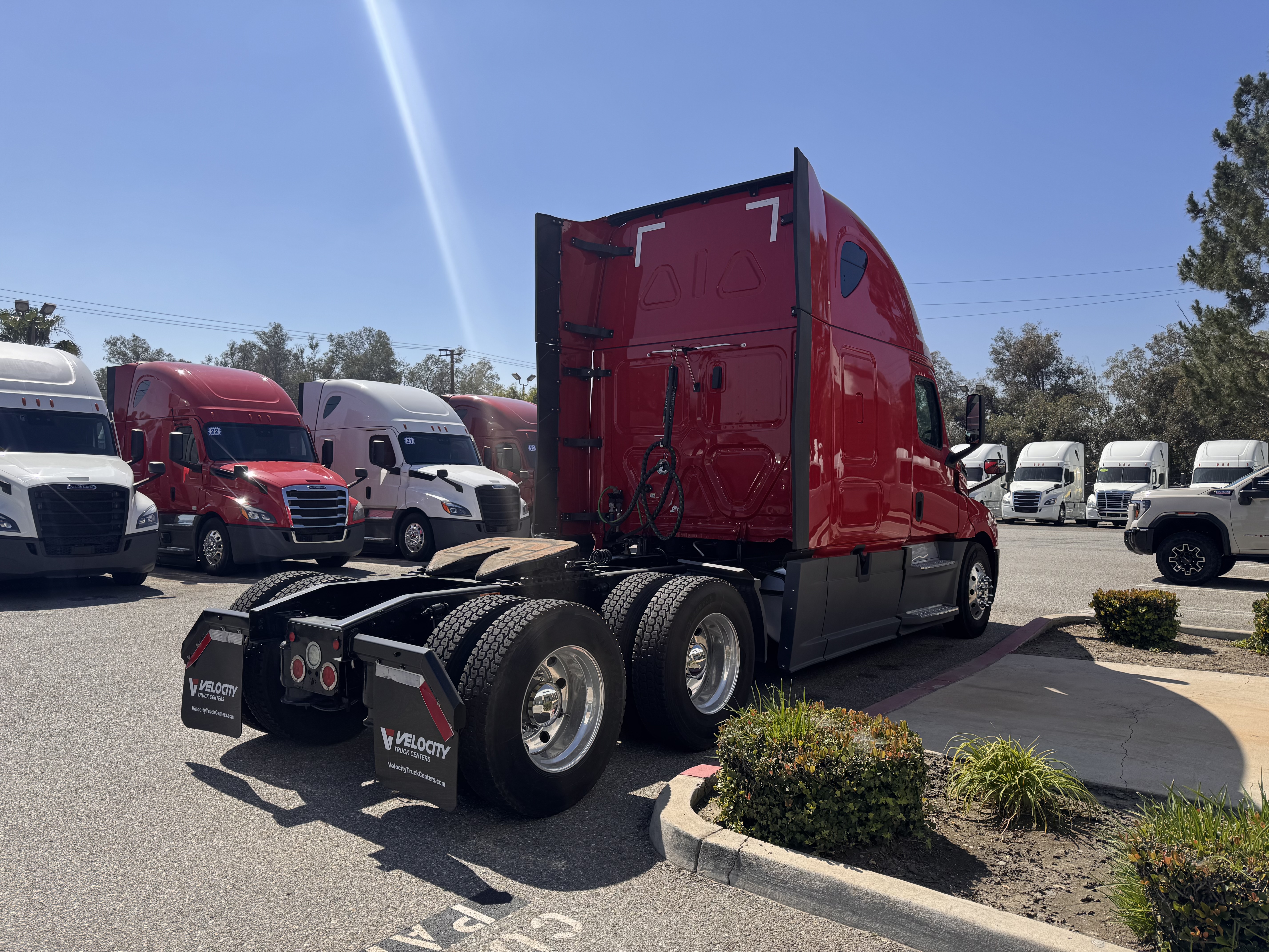 2020 FREIGHTLINER CASCADIA 126SLP - image 6