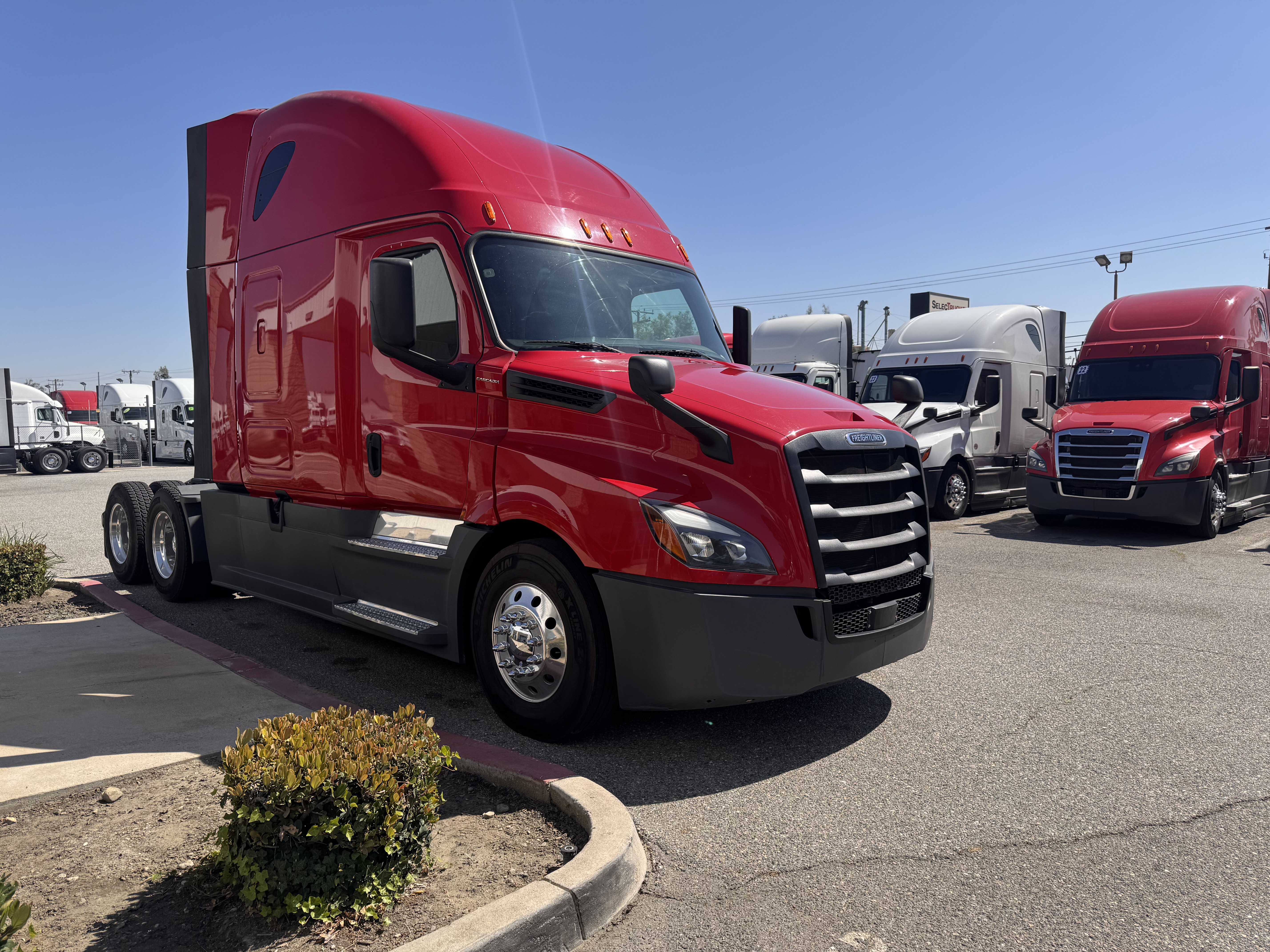 2020 FREIGHTLINER CASCADIA 126SLP - image 8