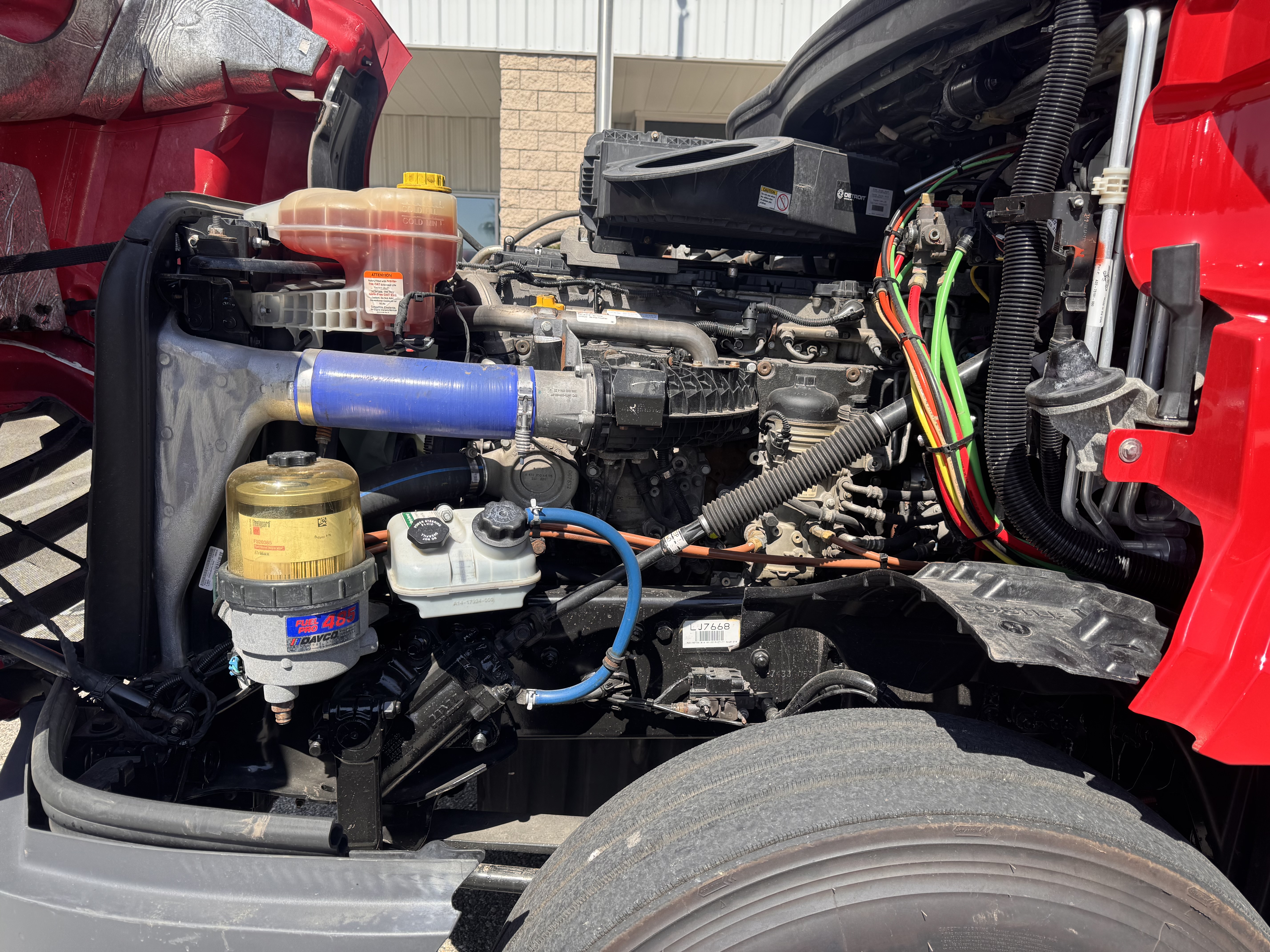 2020 FREIGHTLINER CASCADIA 126SLP - image 9