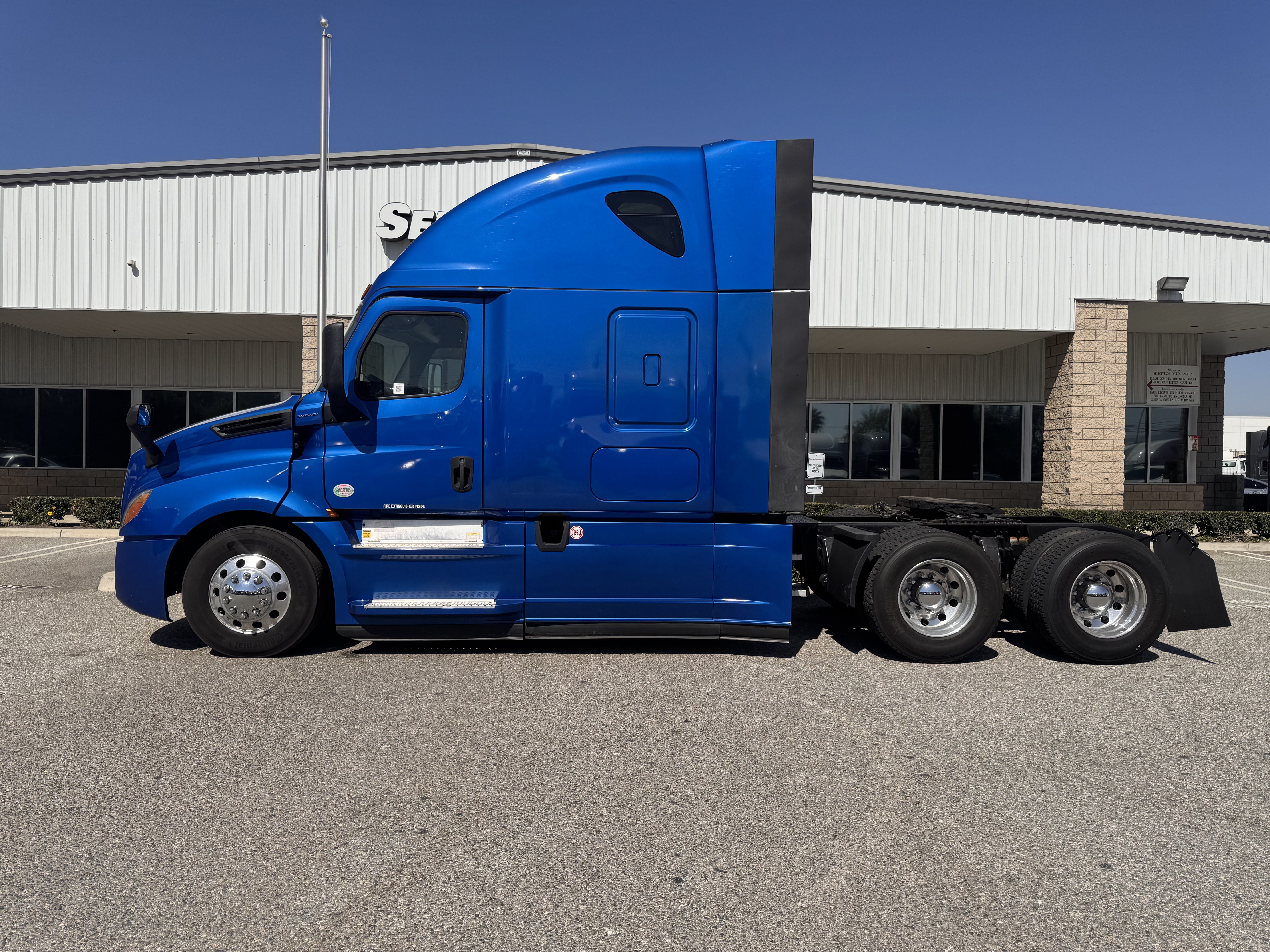 2020 FREIGHTLINER CASCADIA 126SLP - image 3