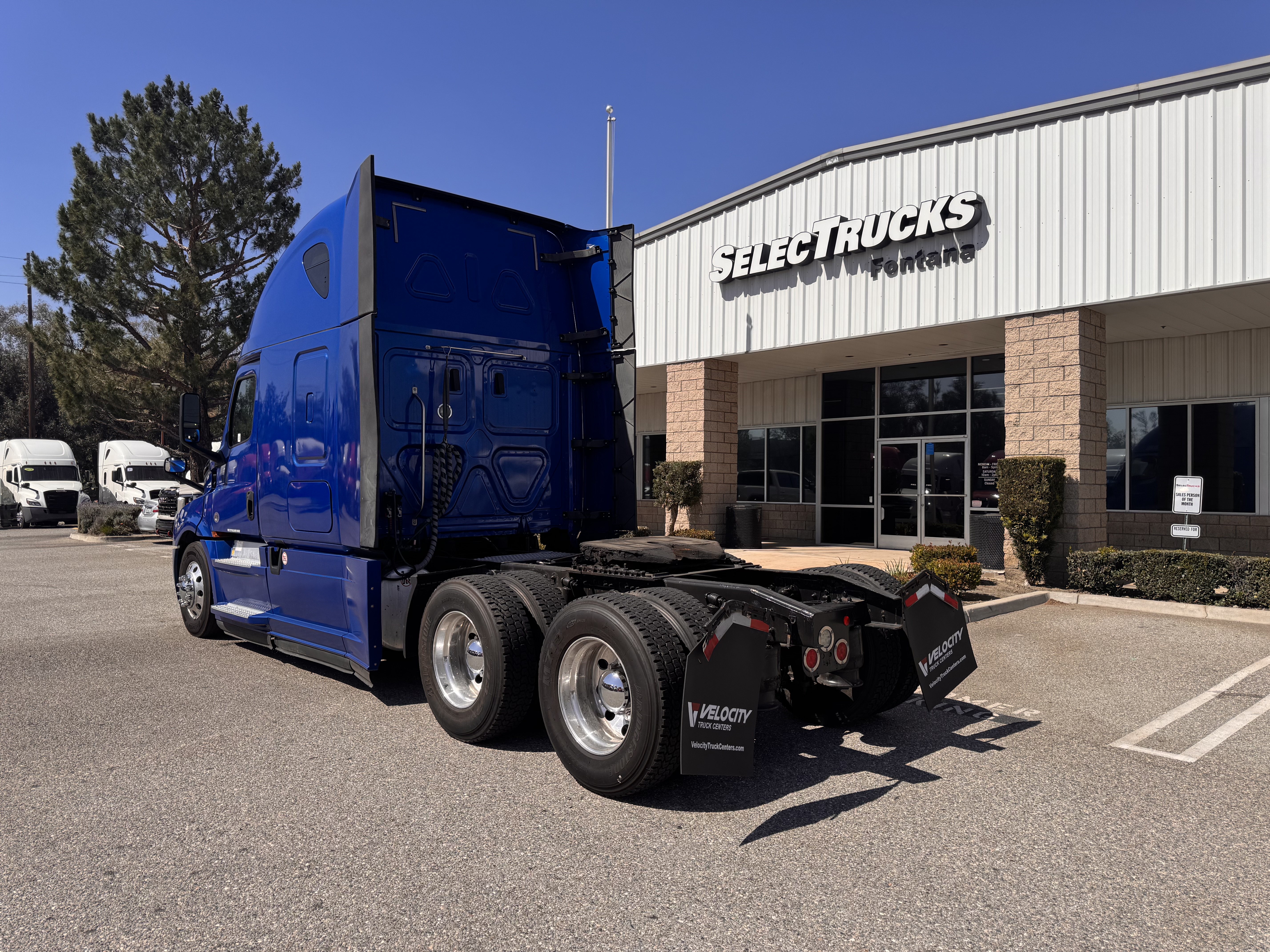 2020 FREIGHTLINER CASCADIA 126SLP - image 4