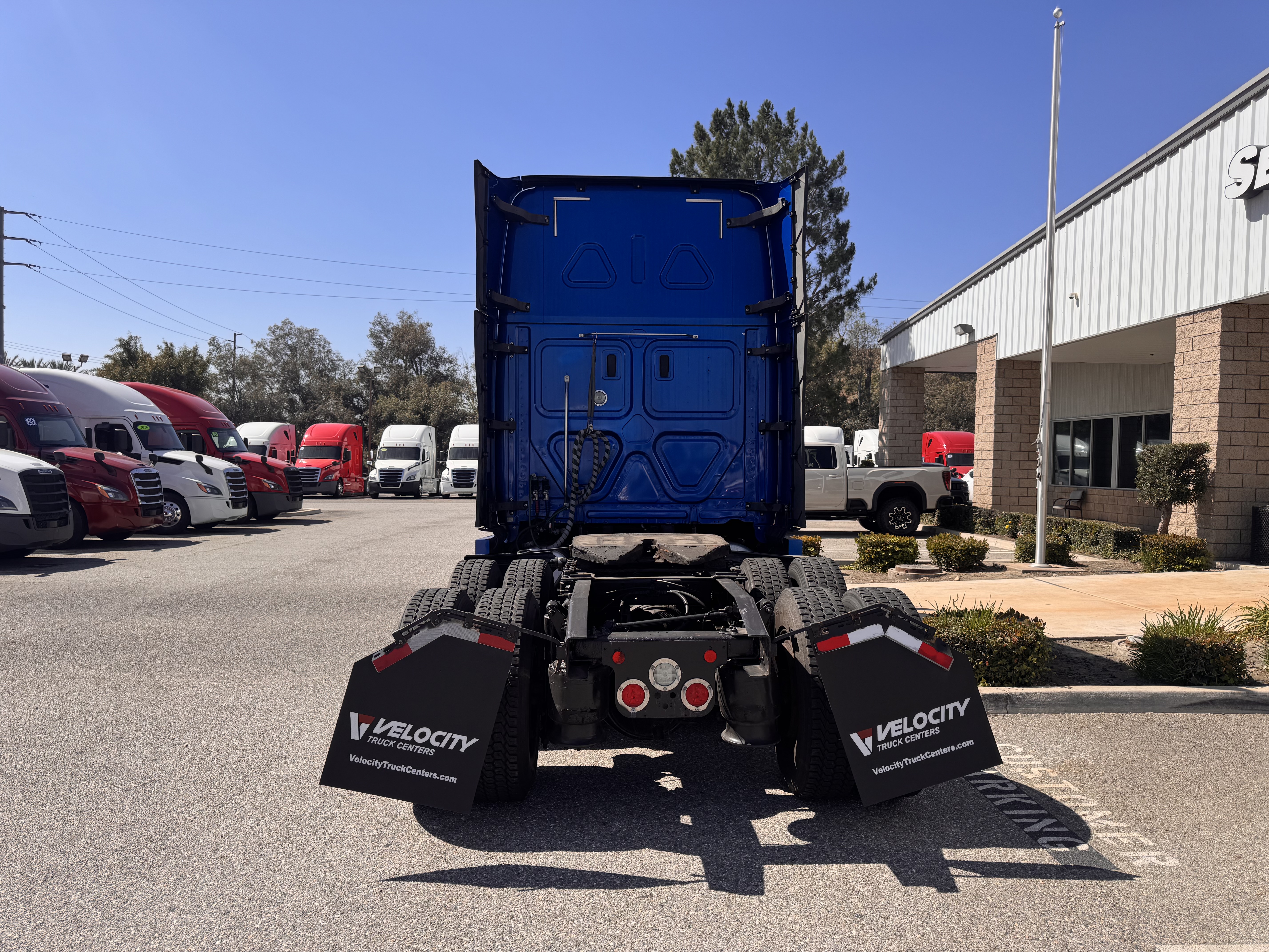 2020 FREIGHTLINER CASCADIA 126SLP - image 5