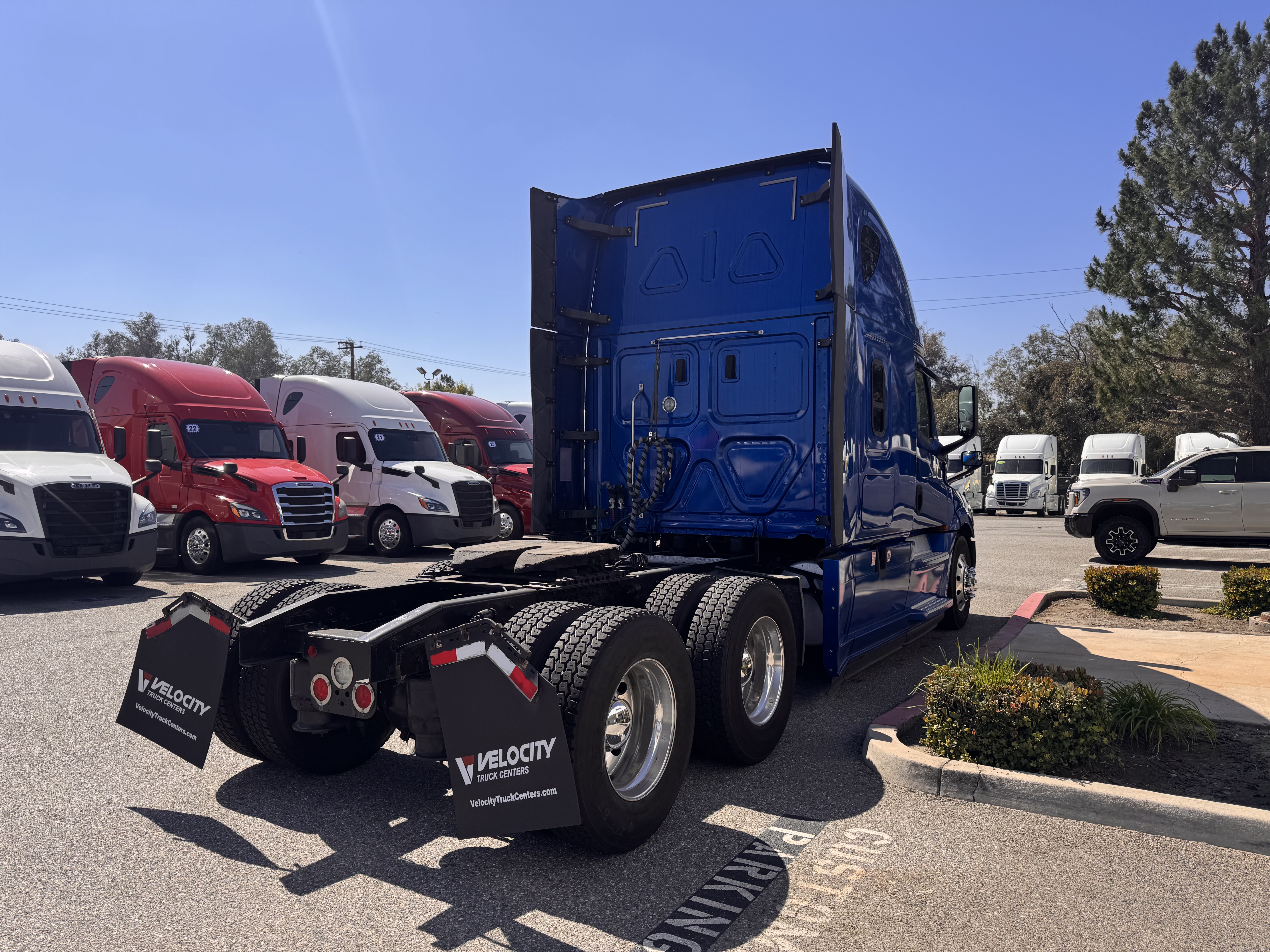 2020 FREIGHTLINER CASCADIA 126SLP - image 6