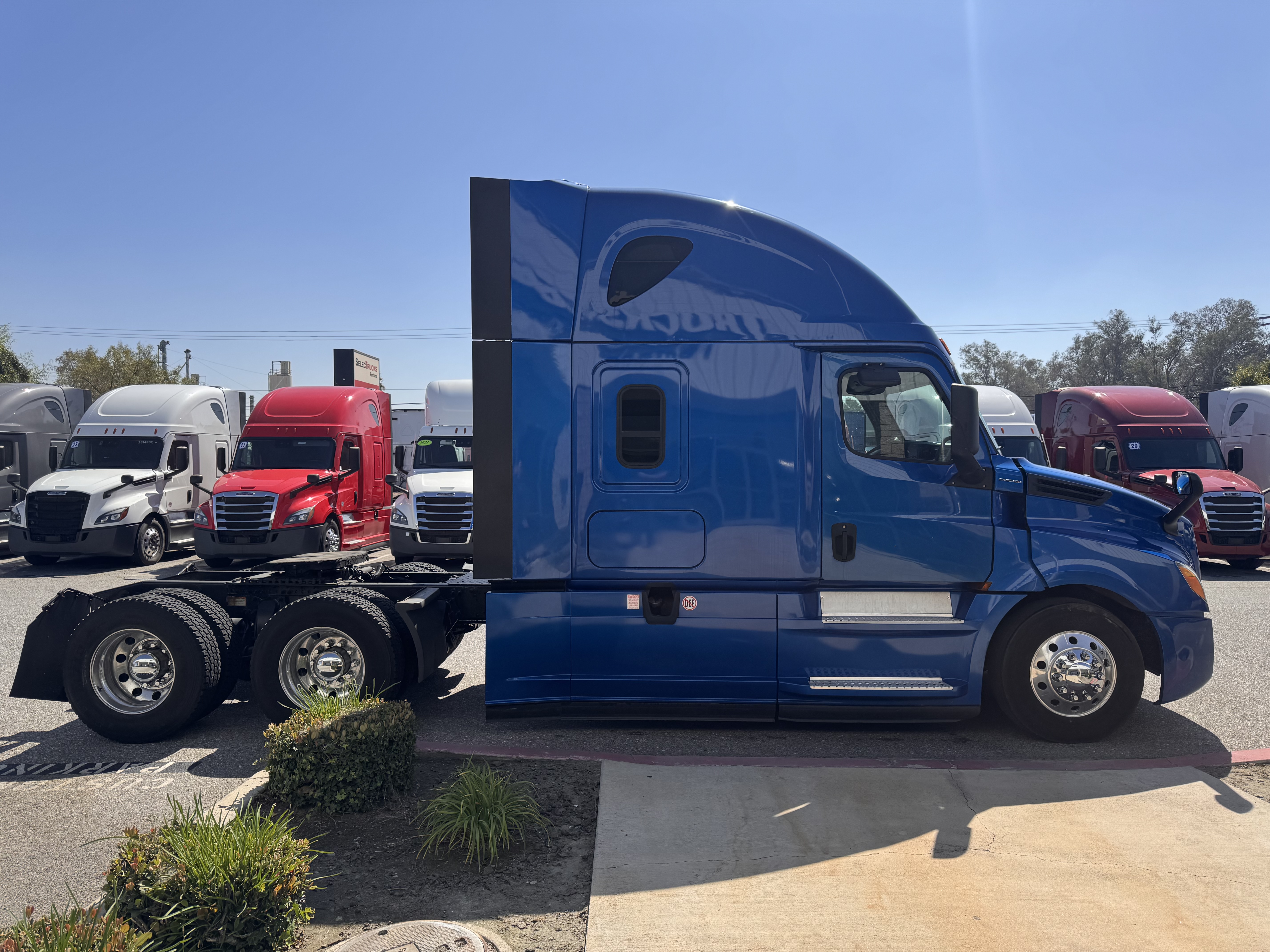 2020 FREIGHTLINER CASCADIA 126SLP - image 7