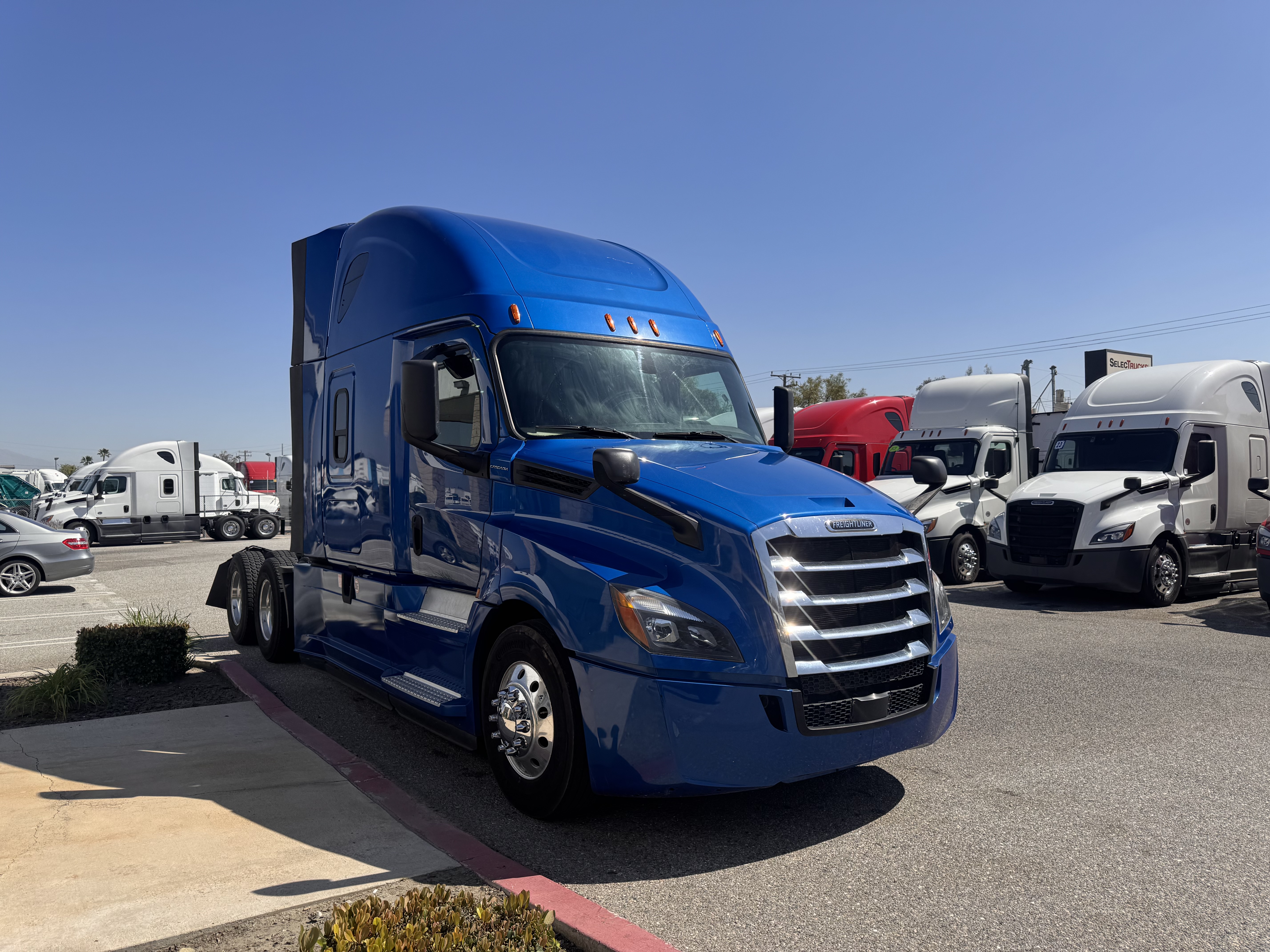2020 FREIGHTLINER CASCADIA 126SLP - image 8