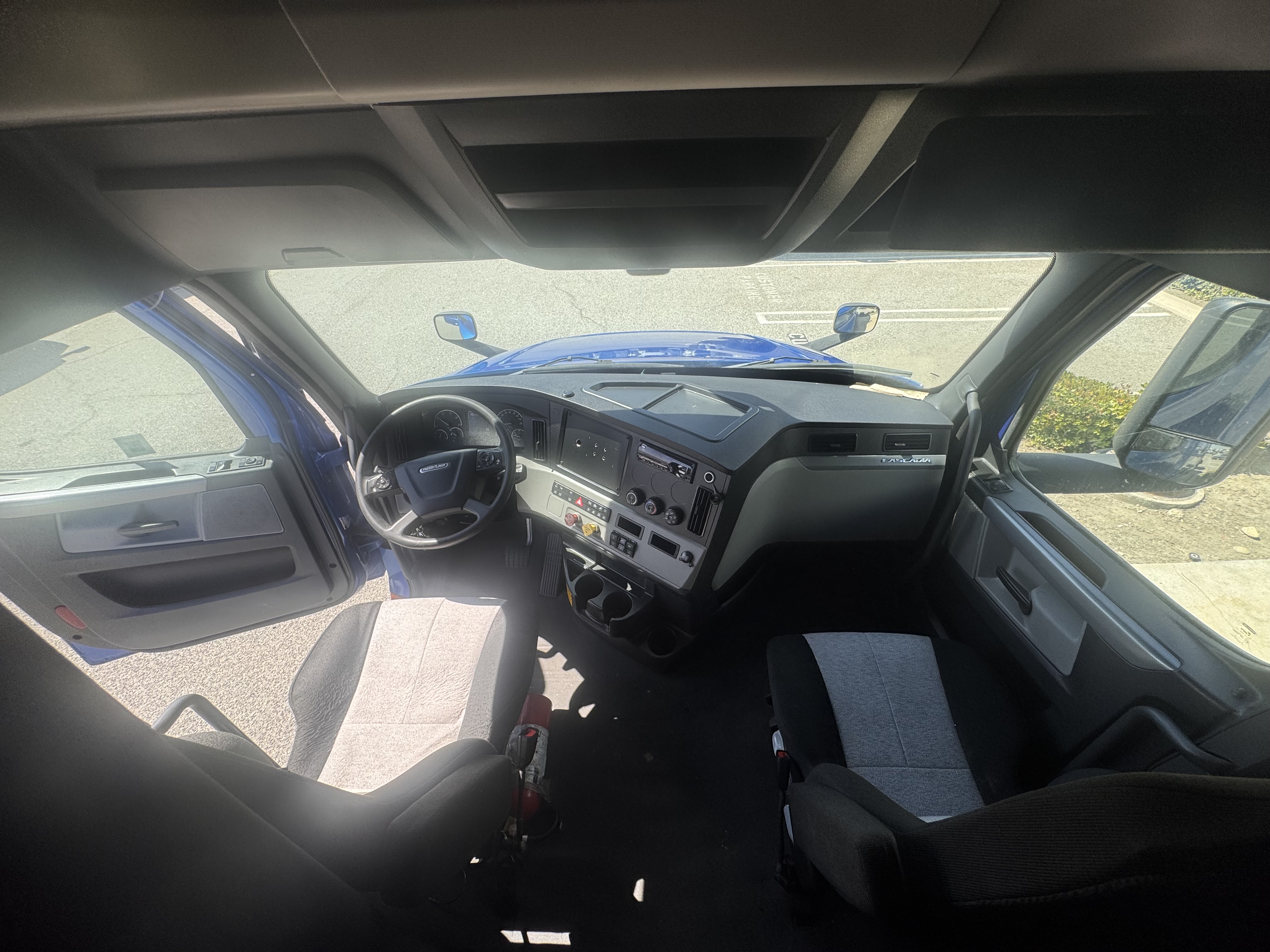 2020 FREIGHTLINER CASCADIA 126SLP - image 18