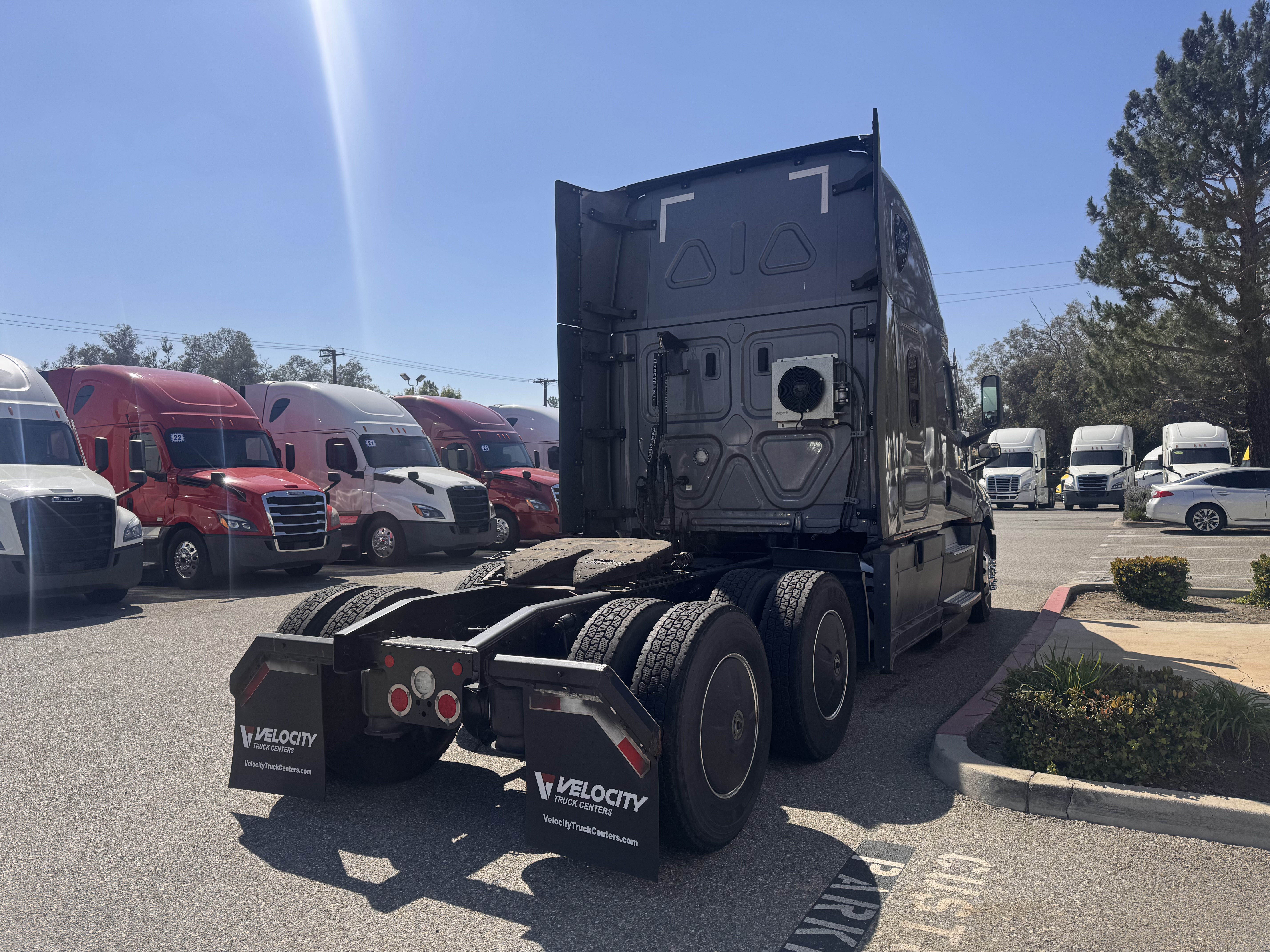 2021 FREIGHTLINER CASCADIA 126SLP - image 6